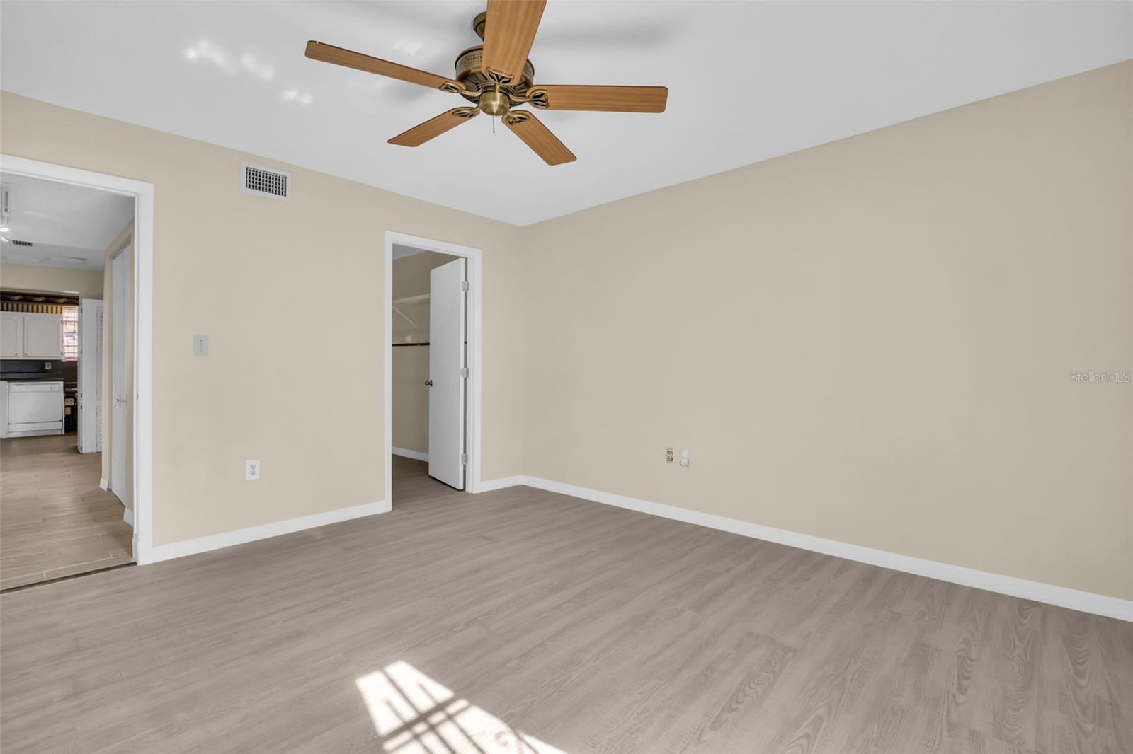 Image 18 of 38 For 3815 35th Way S 102