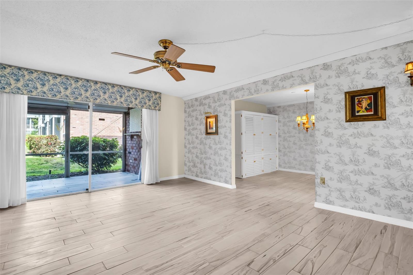 Image 4 of 38 For 3815 35th Way S 102