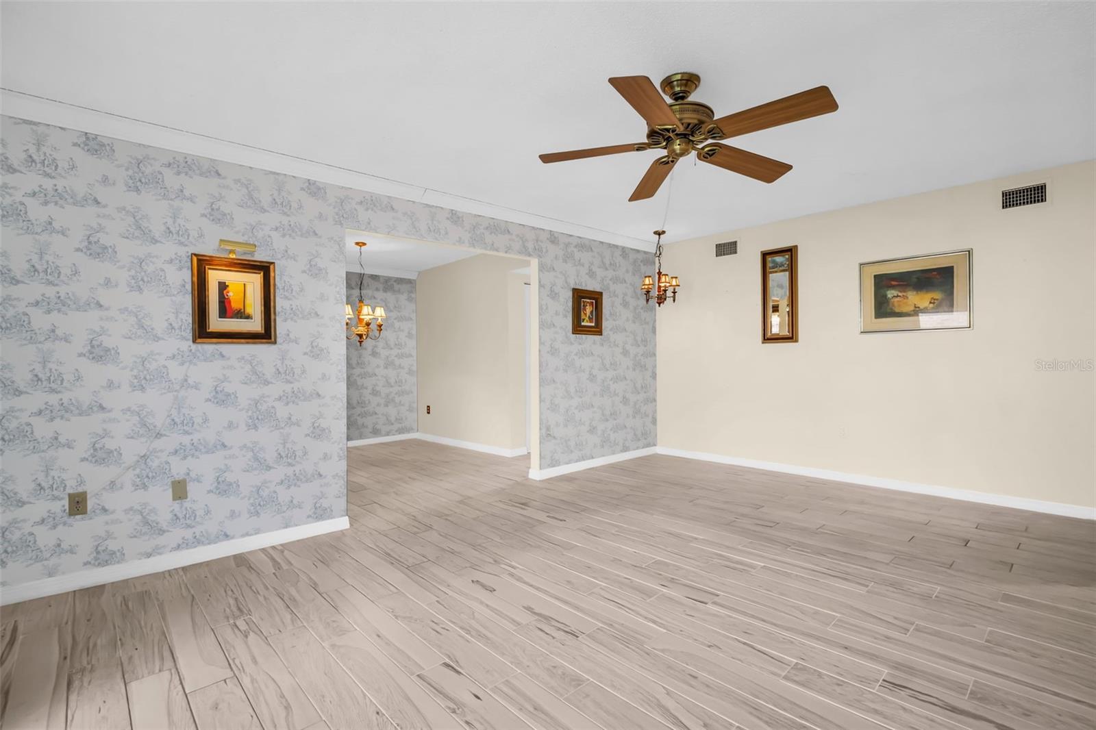 Image 5 of 38 For 3815 35th Way S 102