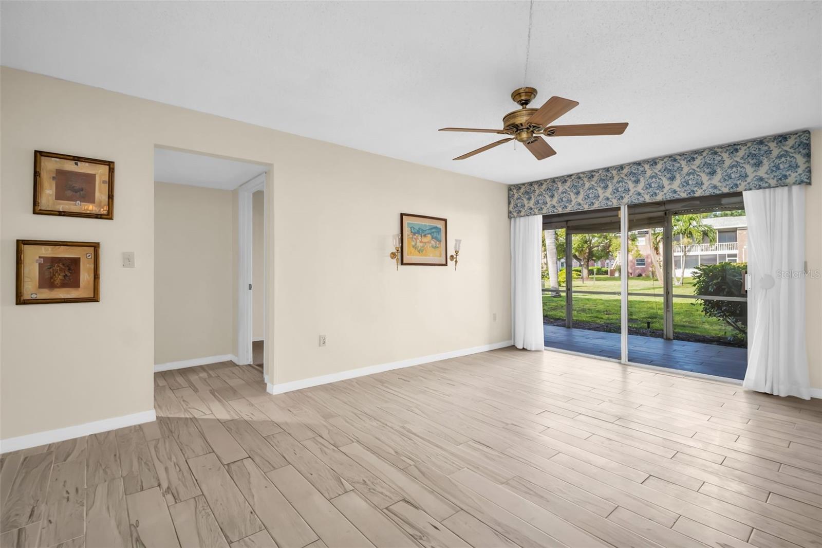 Image 6 of 38 For 3815 35th Way S 102