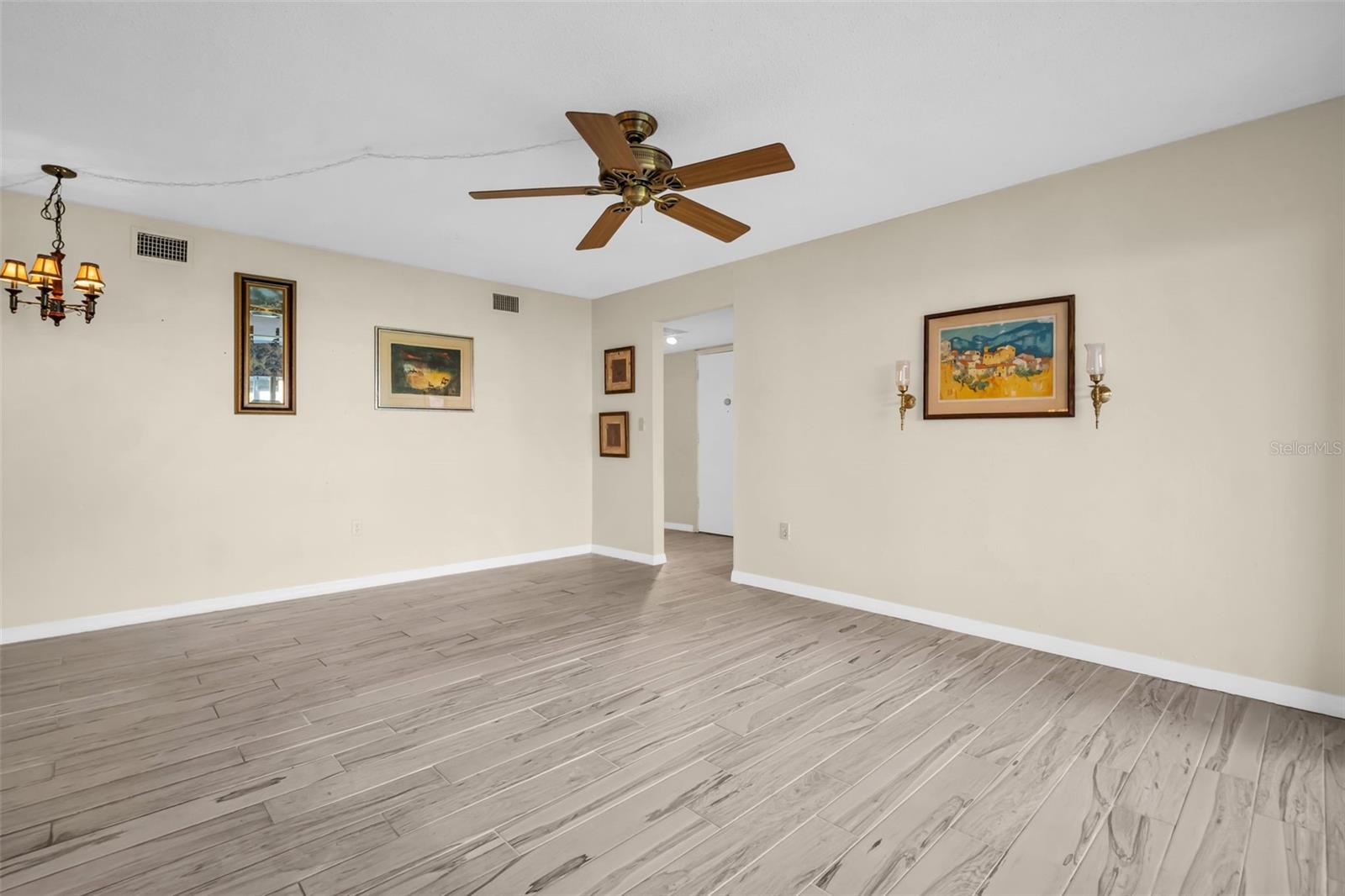 Image 7 of 38 For 3815 35th Way S 102