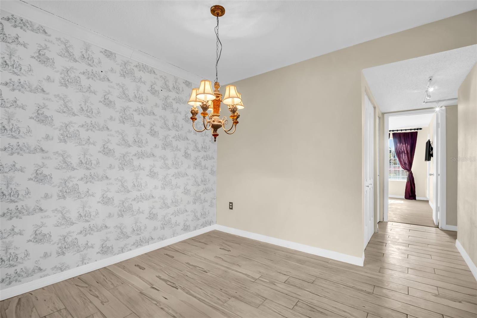 Image 8 of 38 For 3815 35th Way S 102