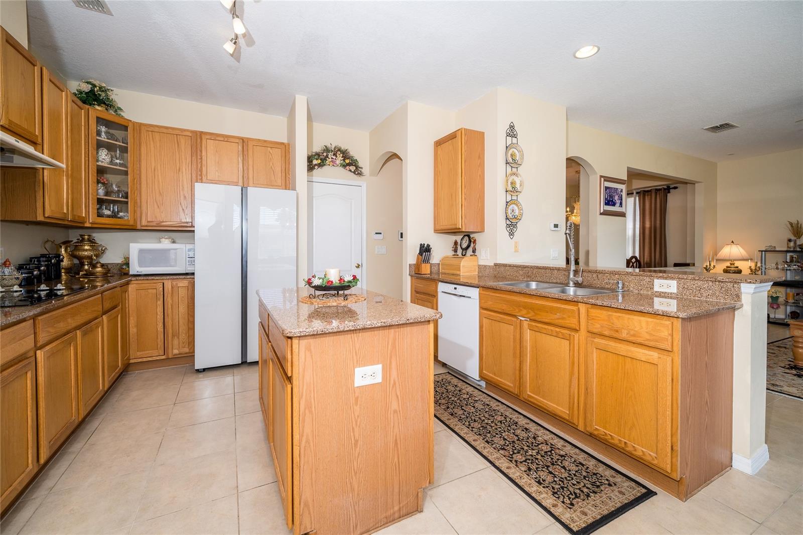 Image 13 of 42 For 30526 Annadale Drive