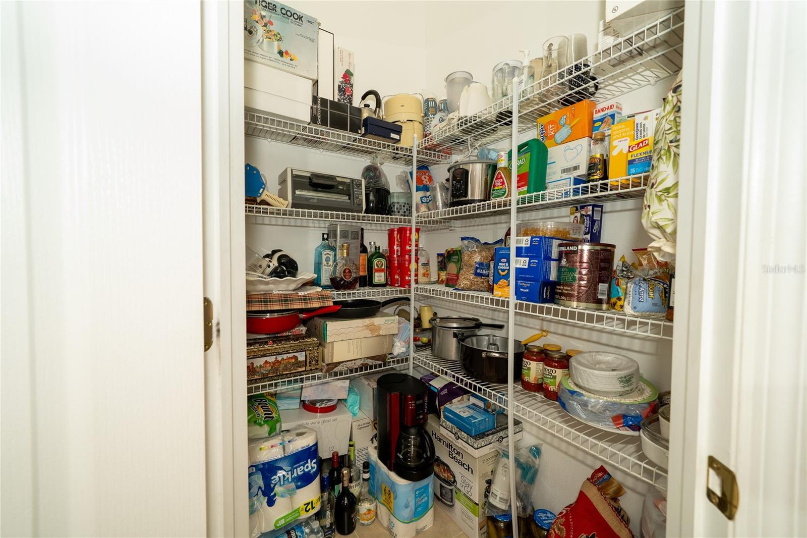 Image 17 of 42 For 30526 Annadale Drive