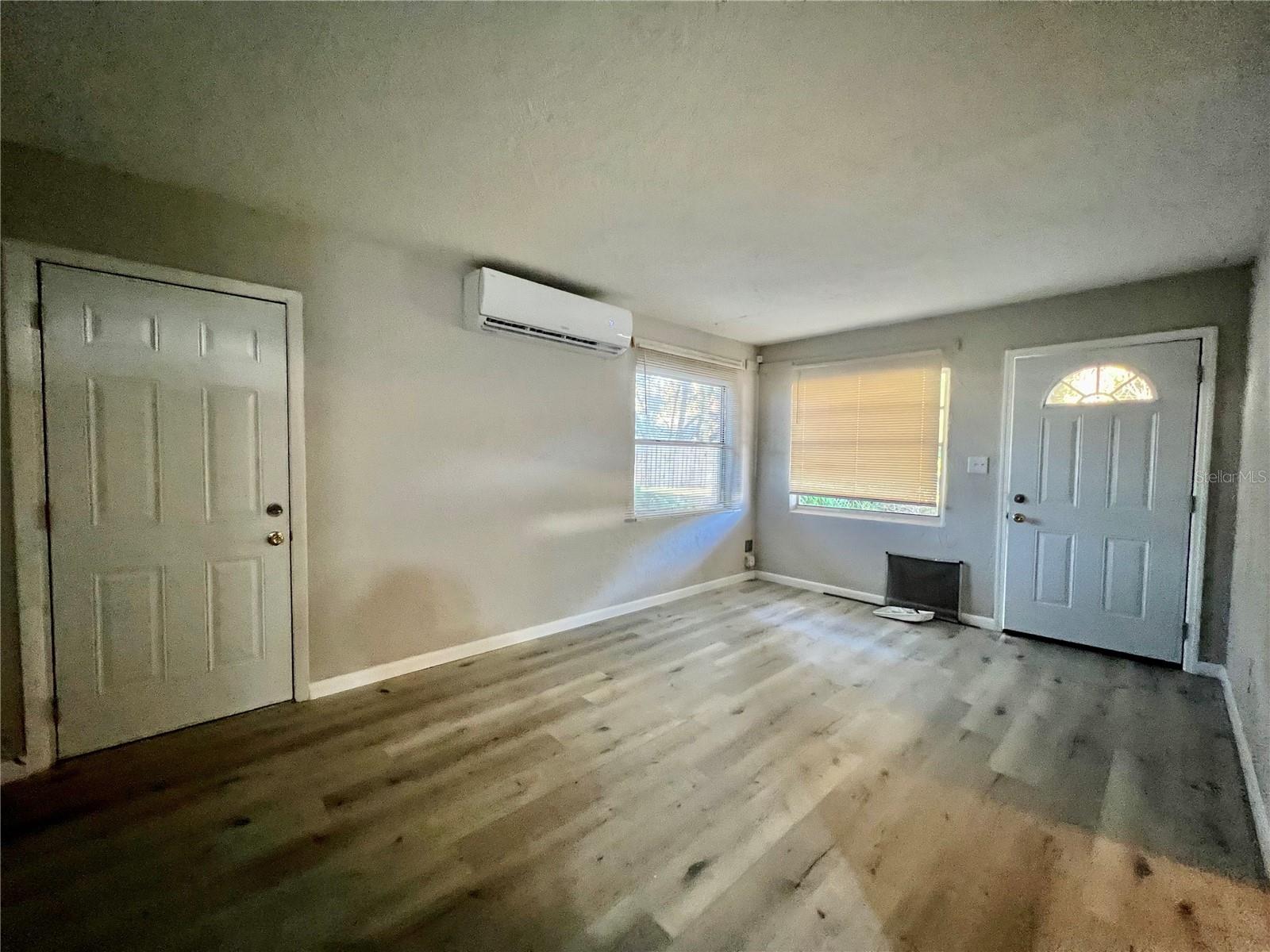 Image 4 of 8 For 808 Palm Bluff Street D