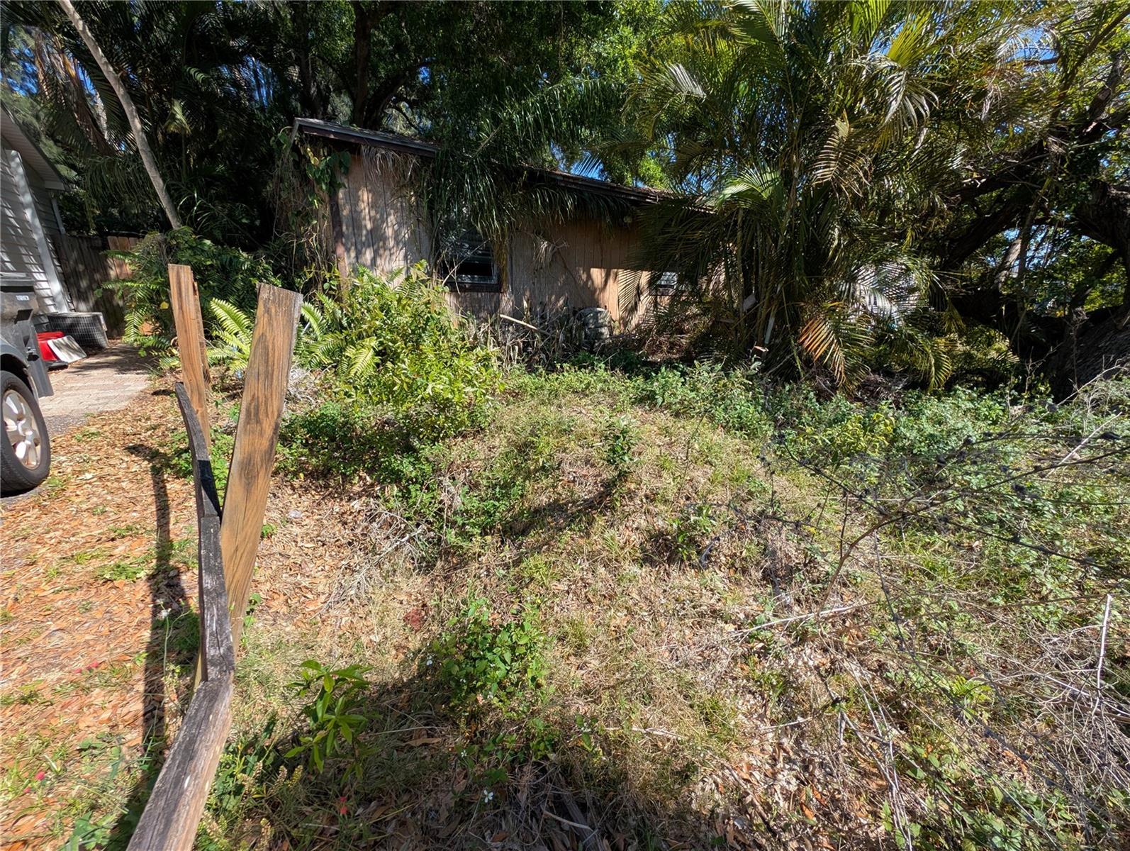 Listing photo id 5 for 6901 33rd Street N