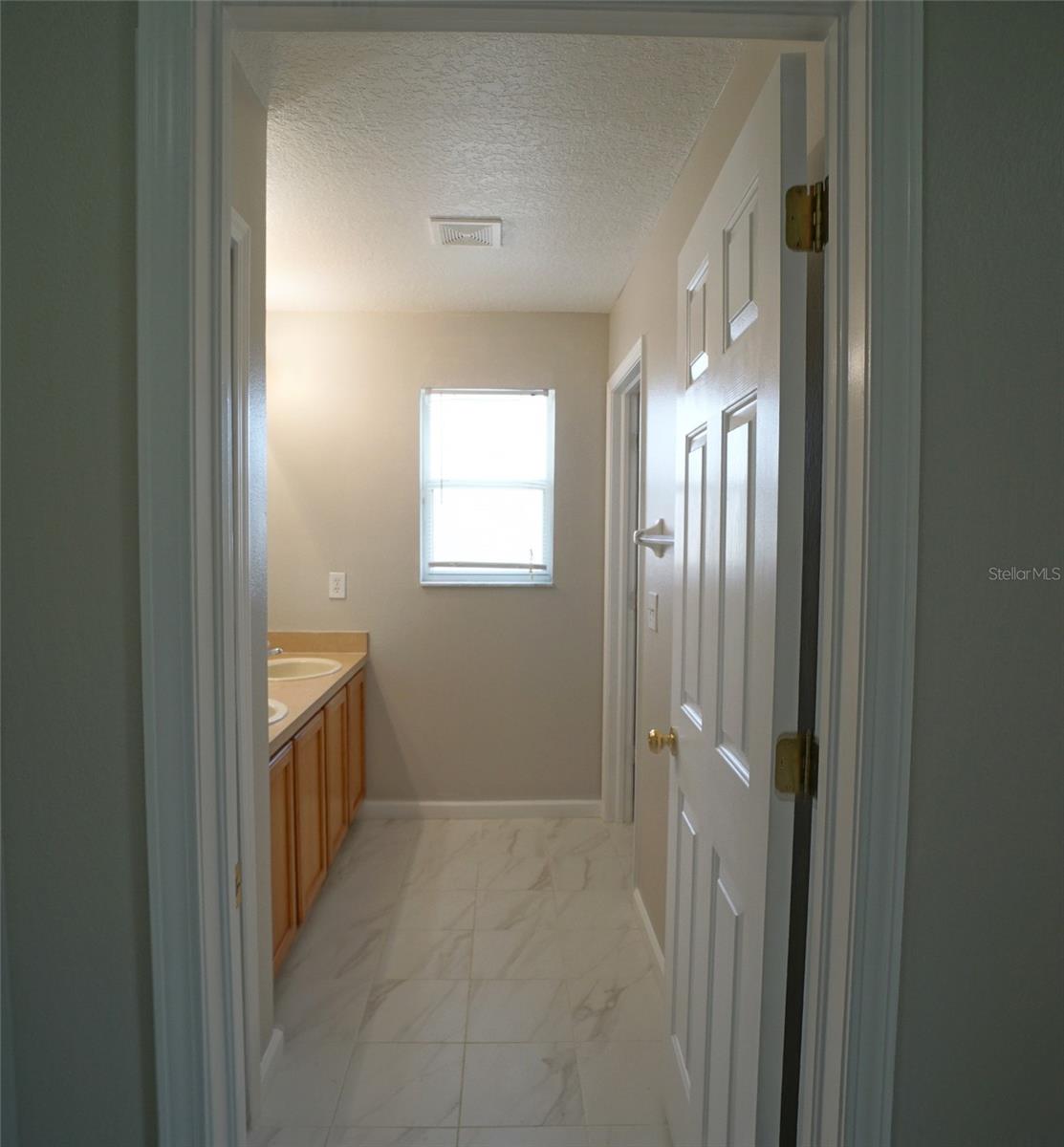 Image 16 of 33 For 10537 Coral Key Avenue