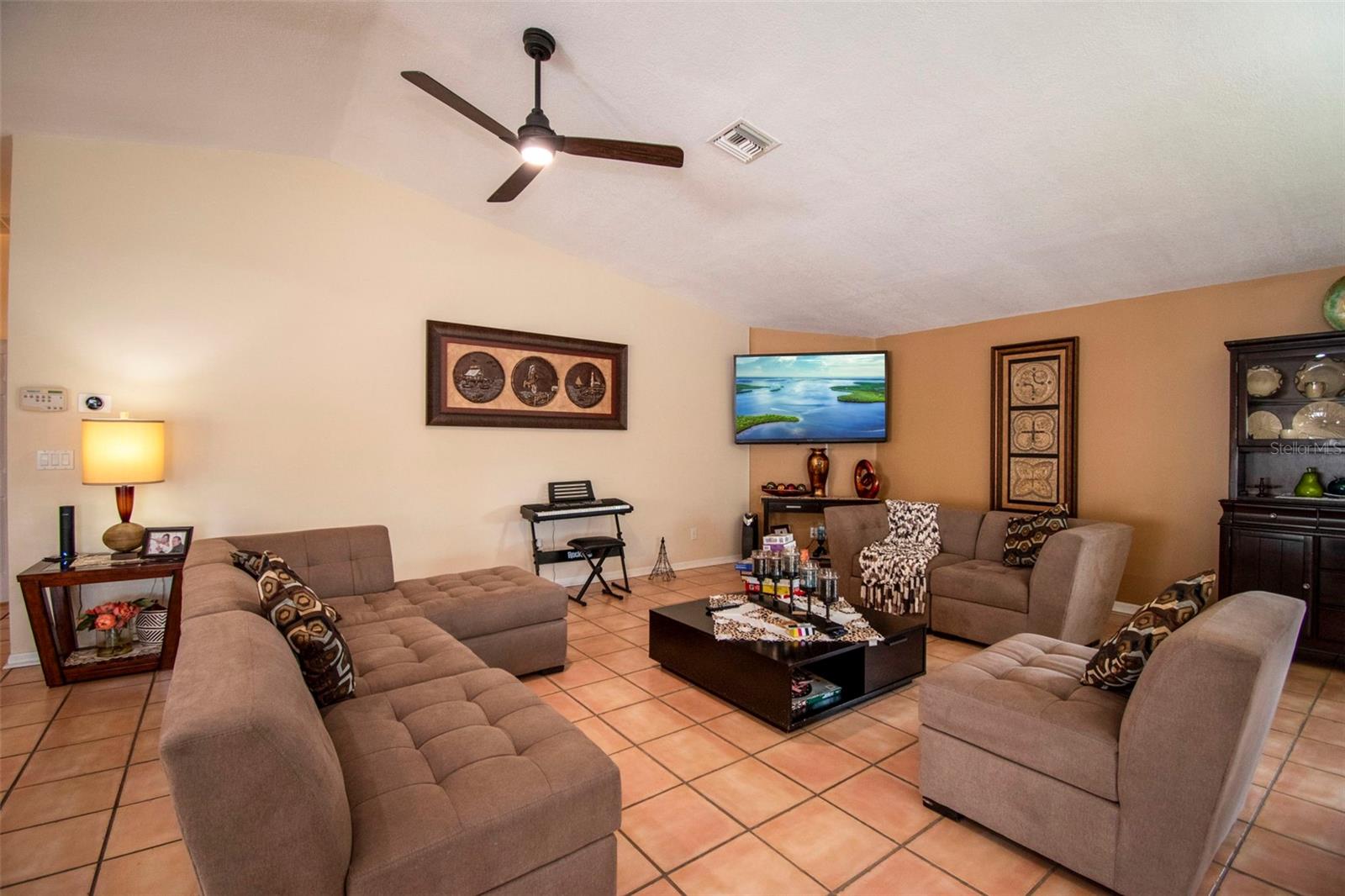 Image 8 of 62 For 3528 16 Th Place