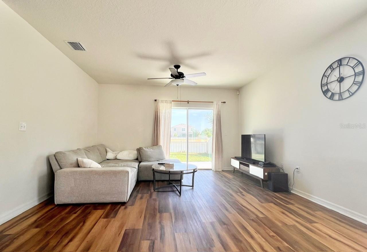 Image 8 of 36 For 32699 Dashel Palm Lane