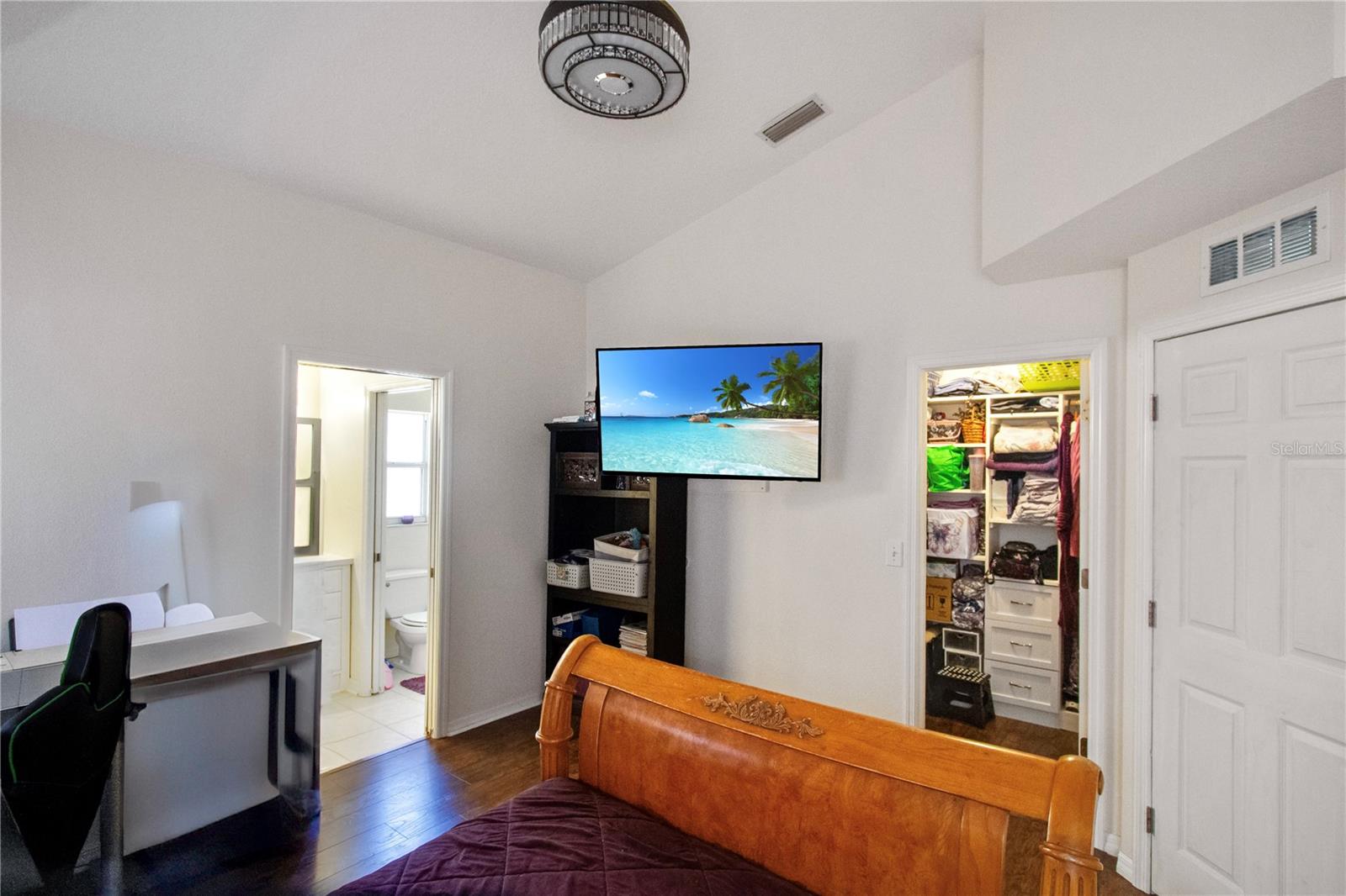 Listing photo id 14 for 302 Summer Sails Drive