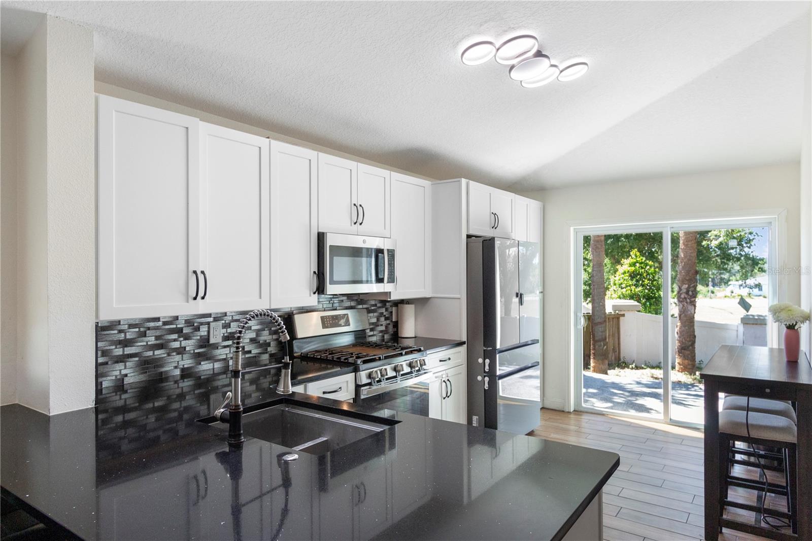 Listing photo id 0 for 302 Summer Sails Drive