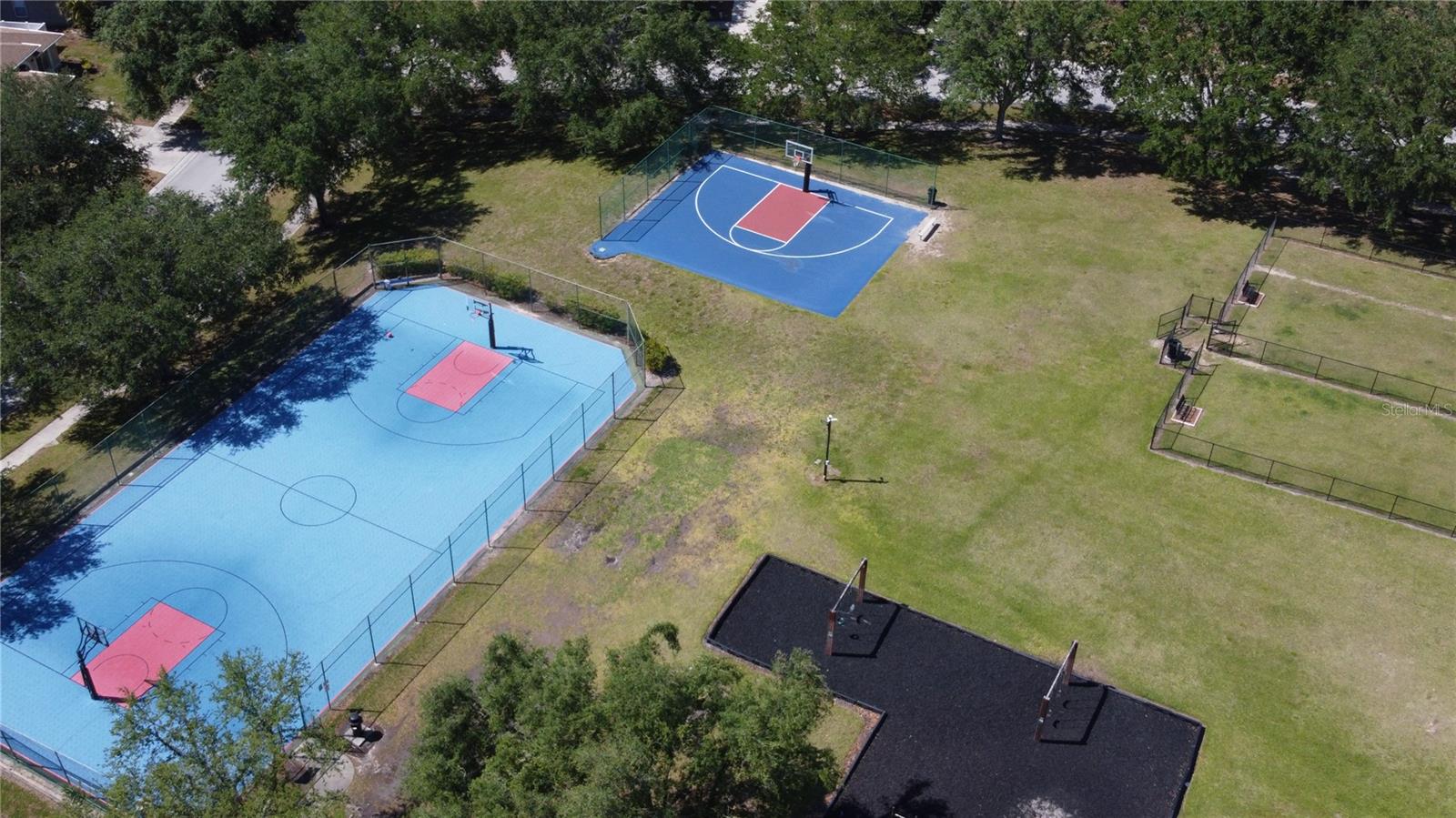Listing photo id 18 for 302 Summer Sails Drive