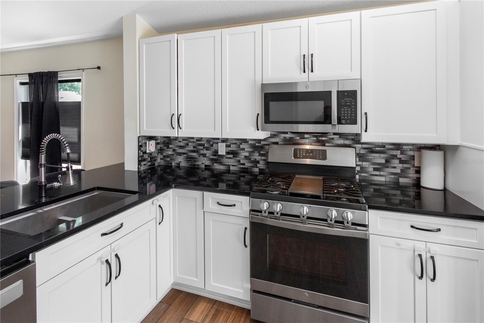 Listing photo id 2 for 302 Summer Sails Drive