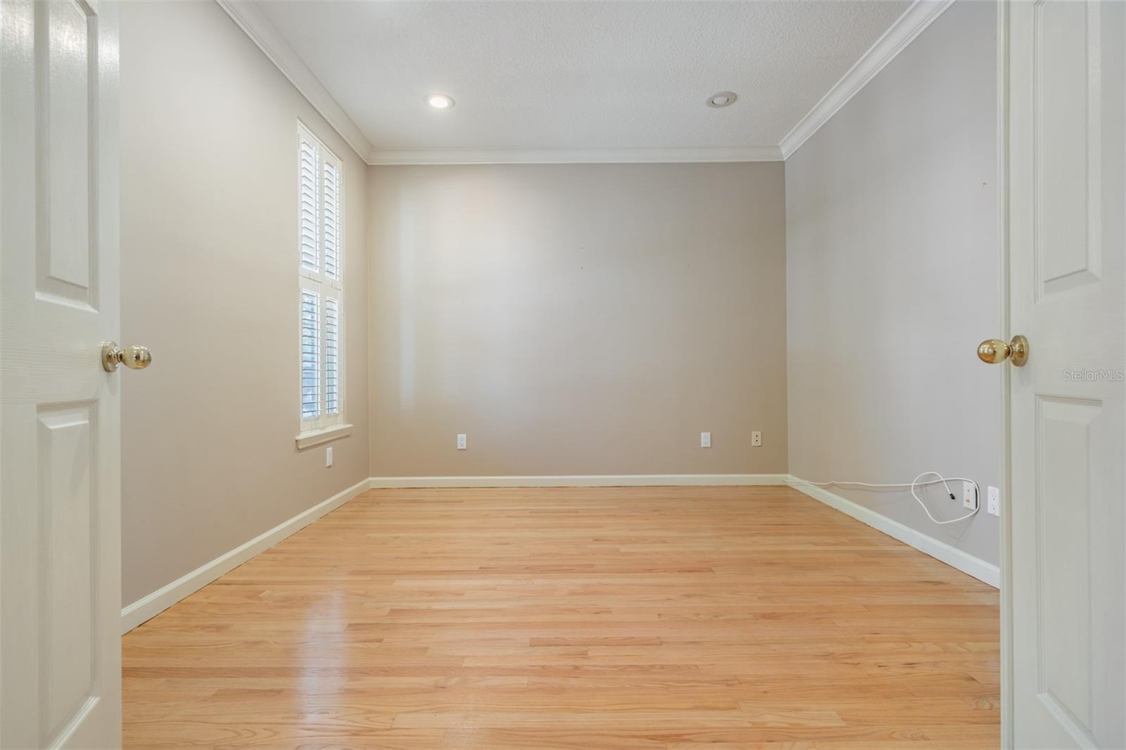 Listing photo id 16 for 2704 Chambray Lane