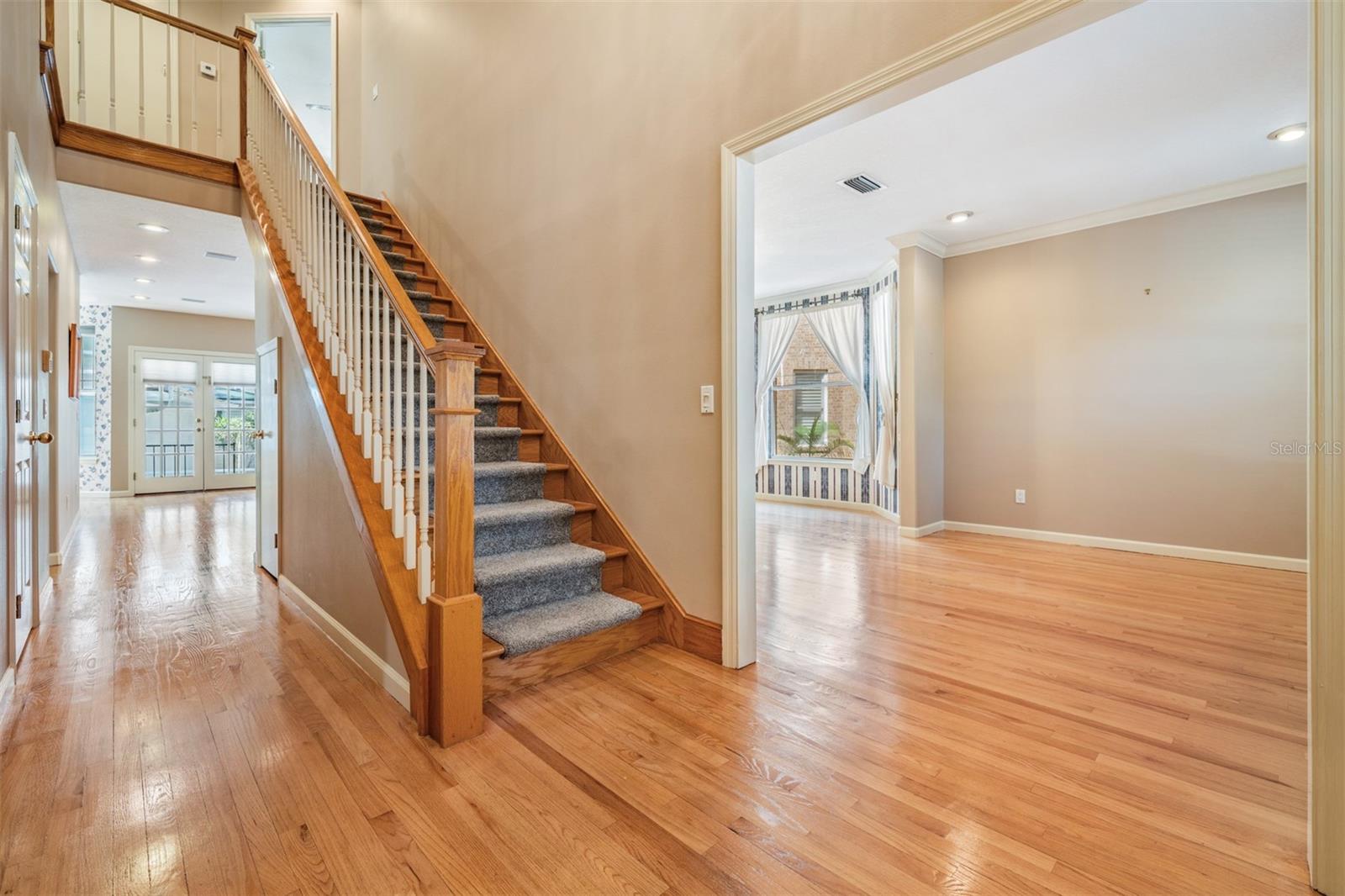 Listing photo id 17 for 2704 Chambray Lane