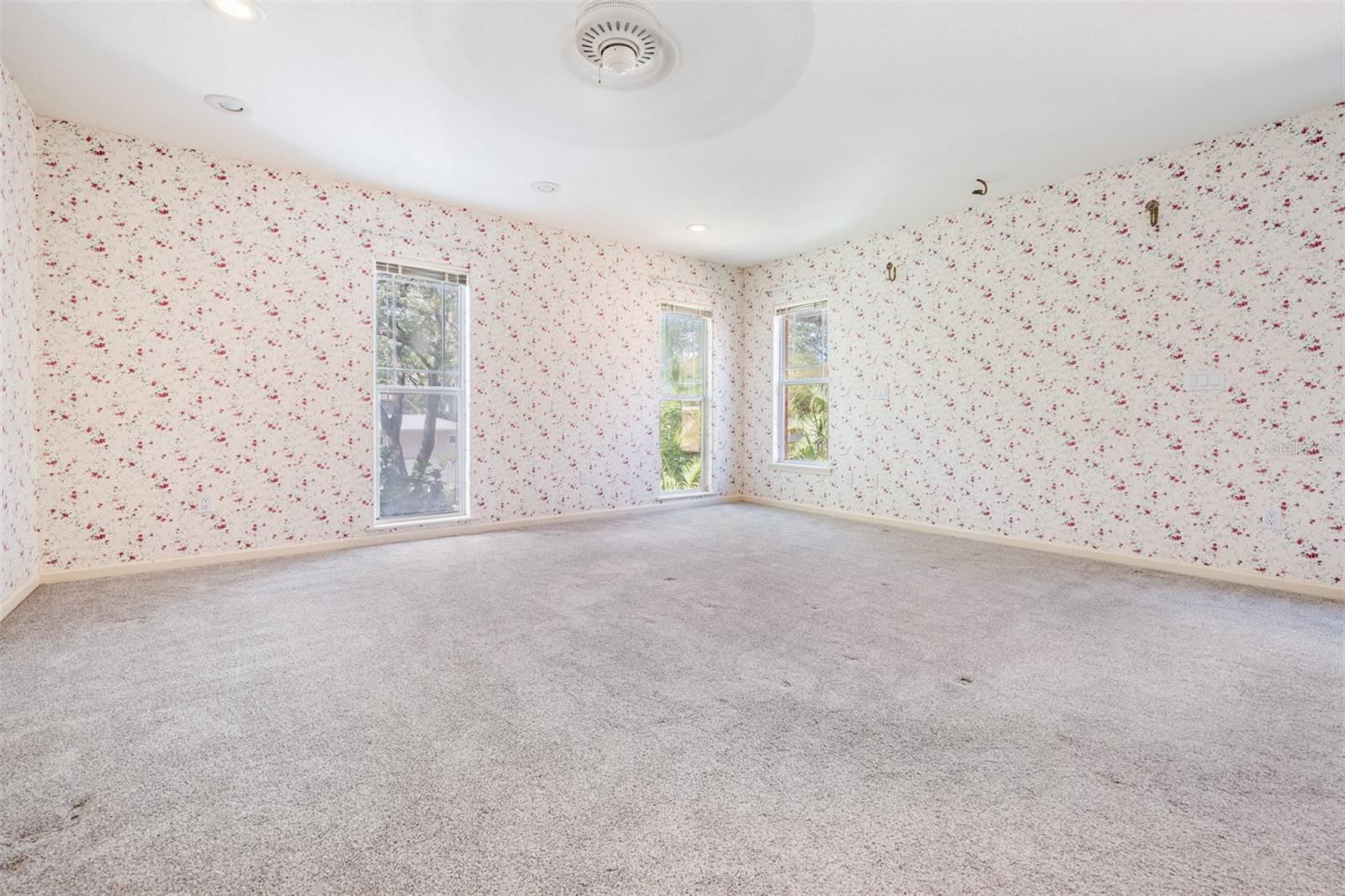 Listing photo id 20 for 2704 Chambray Lane