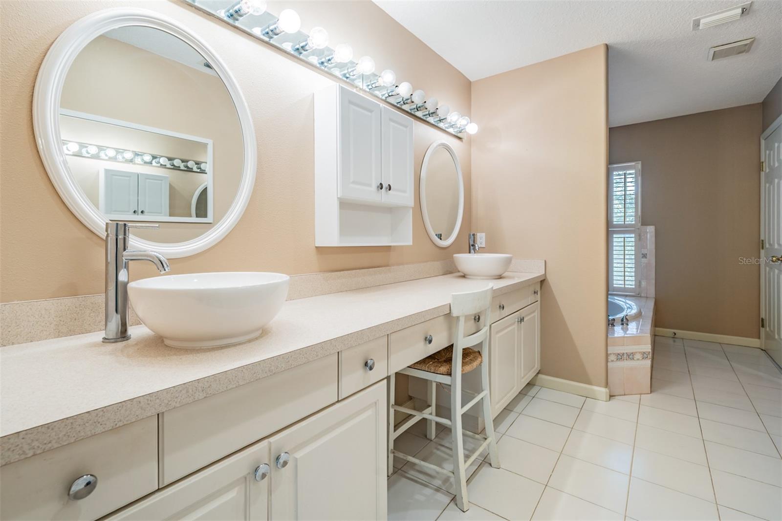 Listing photo id 22 for 2704 Chambray Lane