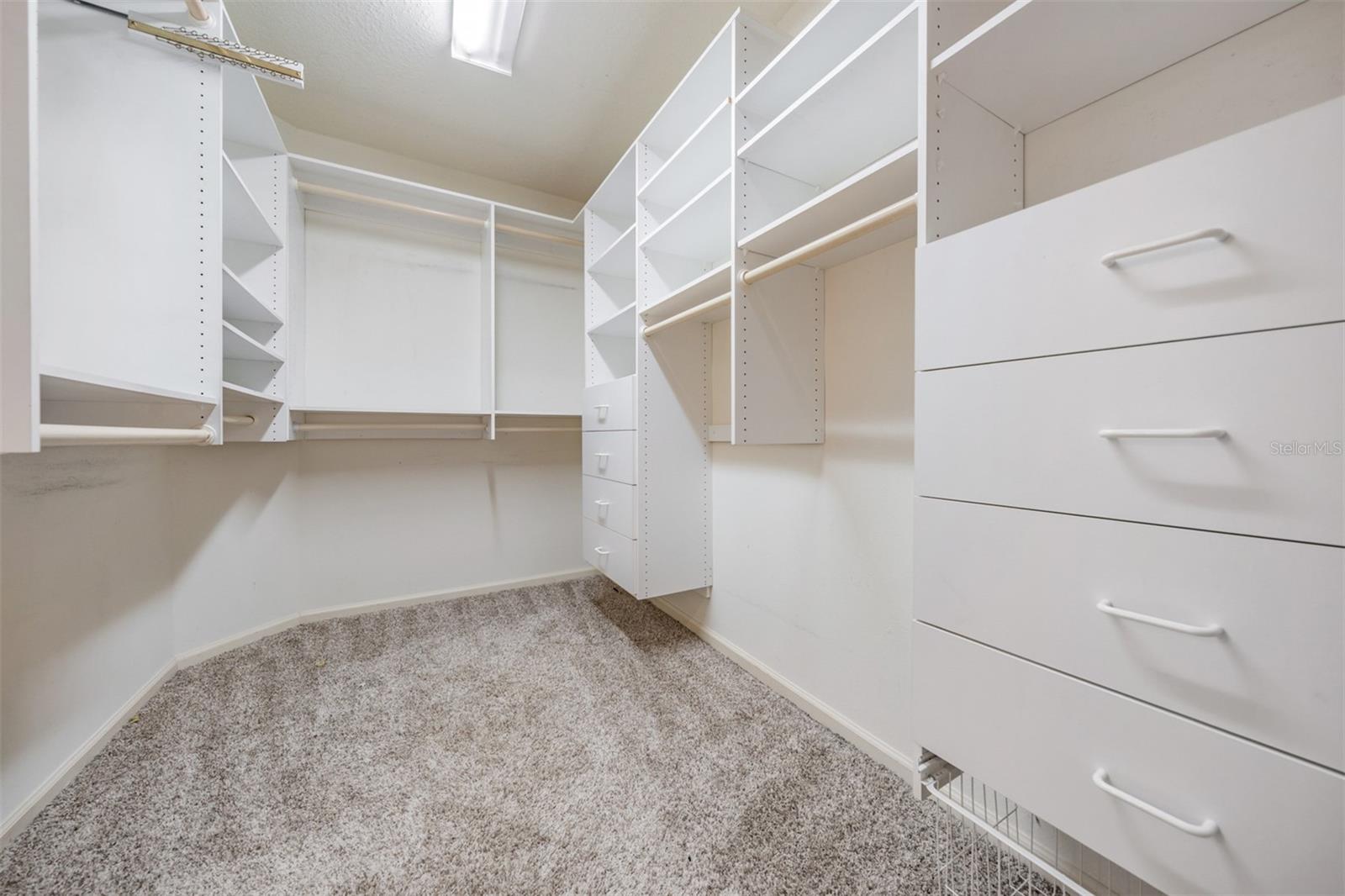 Listing photo id 23 for 2704 Chambray Lane