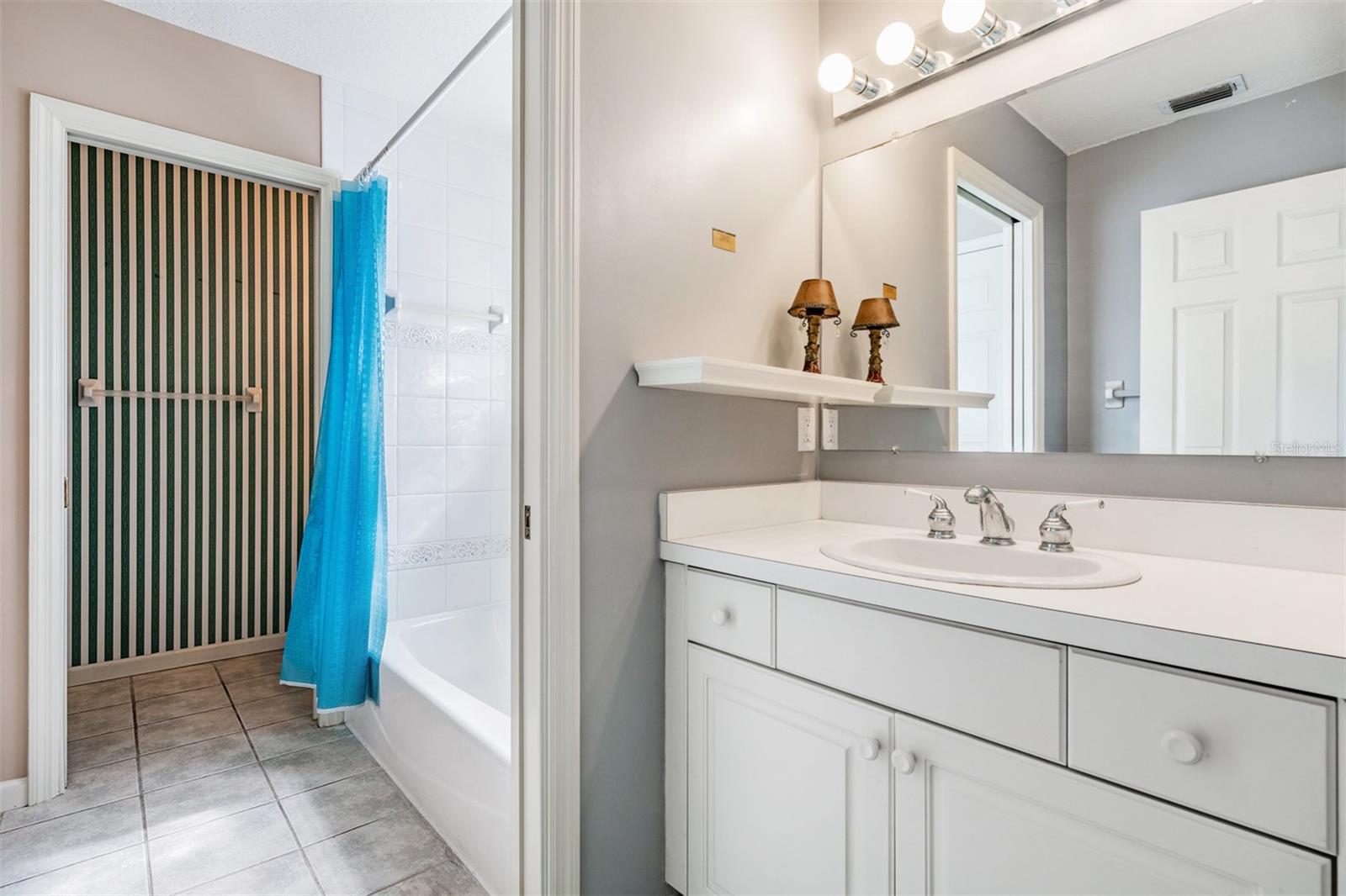 Listing photo id 31 for 2704 Chambray Lane