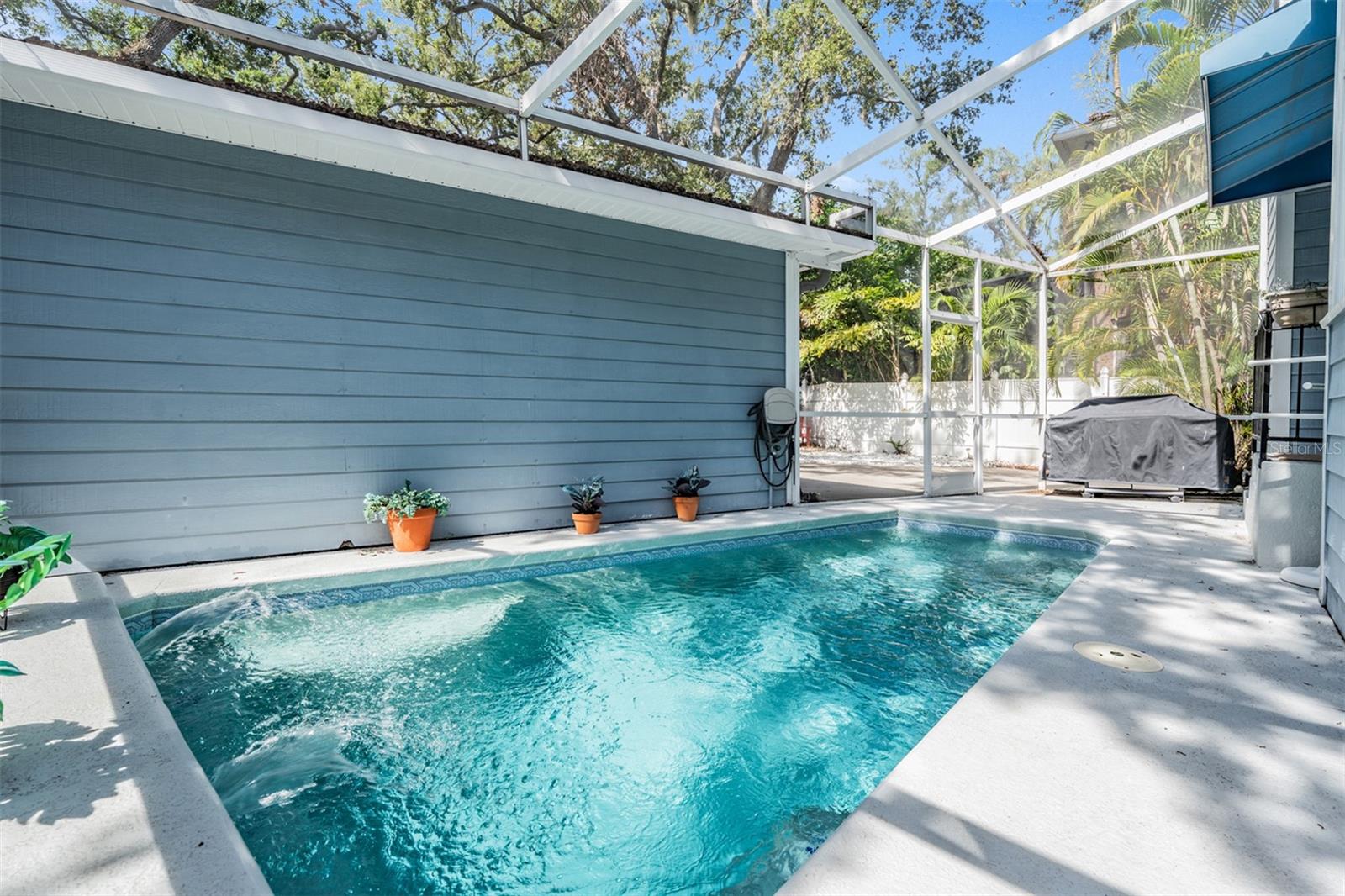 Listing photo id 33 for 2704 Chambray Lane