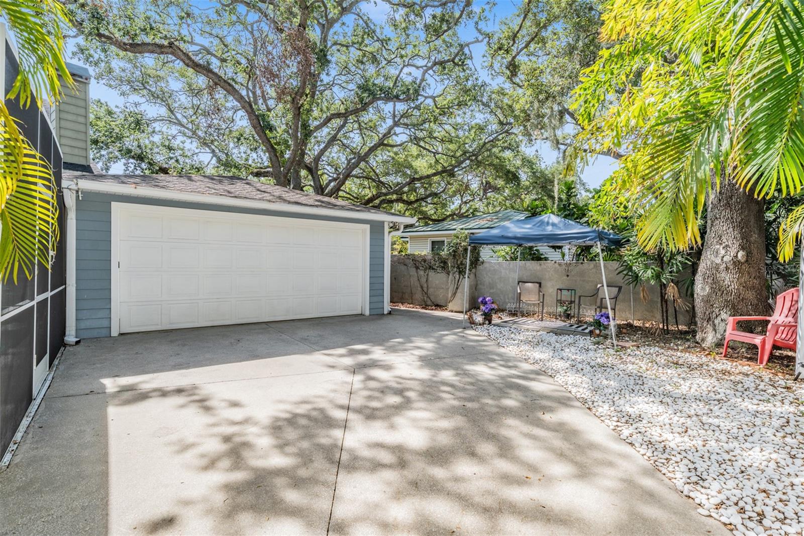 Listing photo id 38 for 2704 Chambray Lane