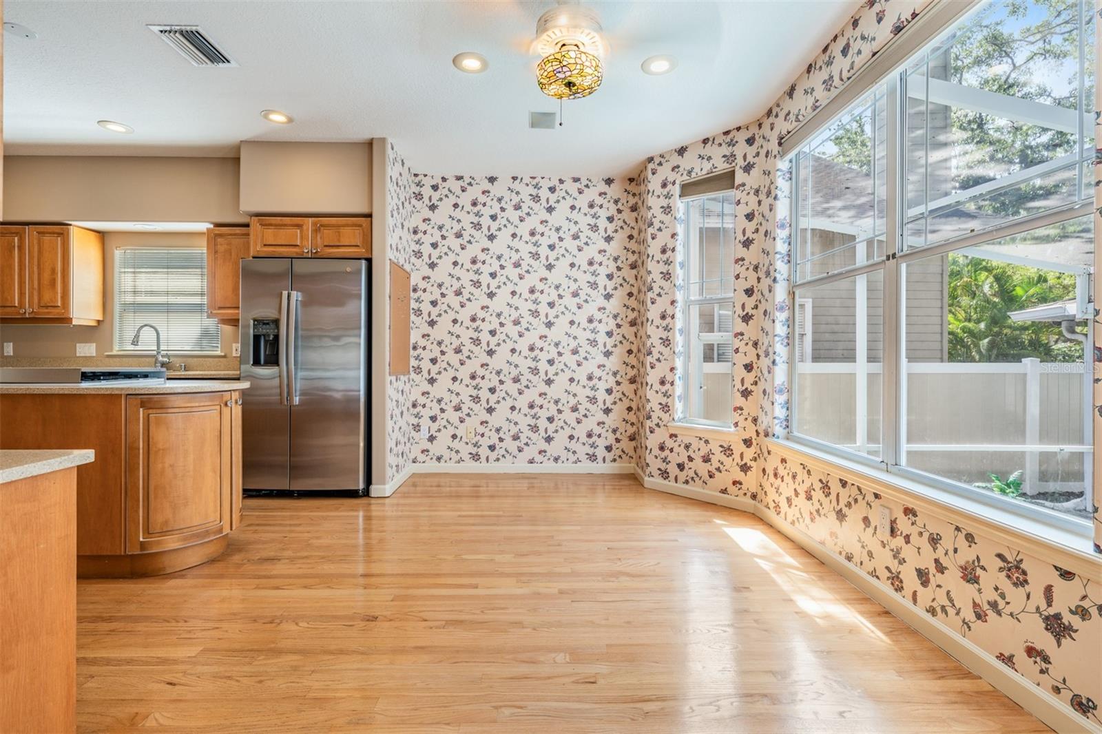 Listing photo id 5 for 2704 Chambray Lane