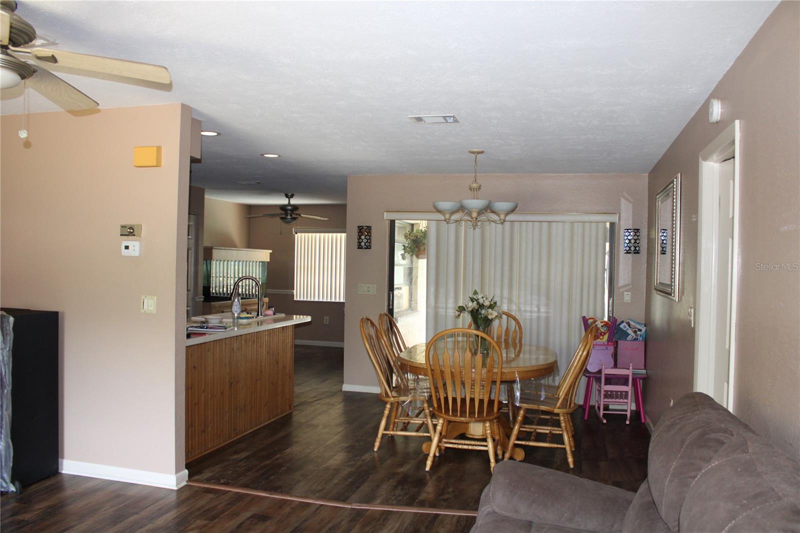 Listing photo id 8 for 4363 Elwood Road