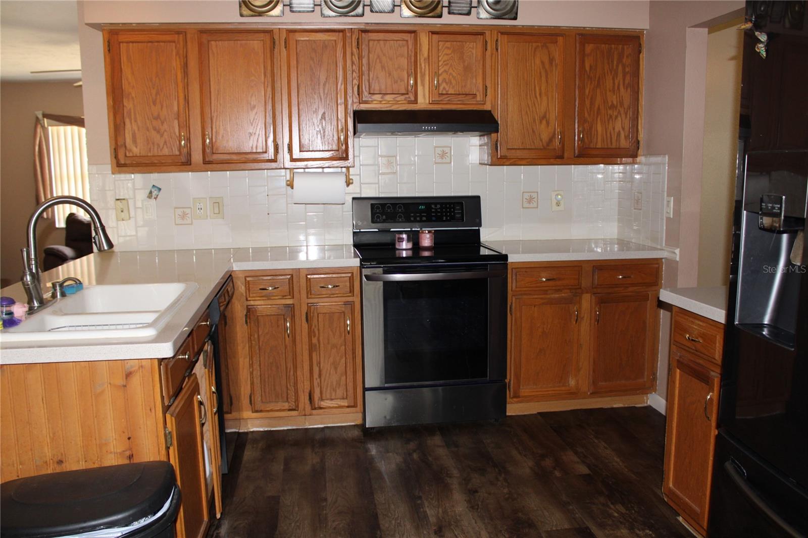 Listing photo id 11 for 4363 Elwood Road