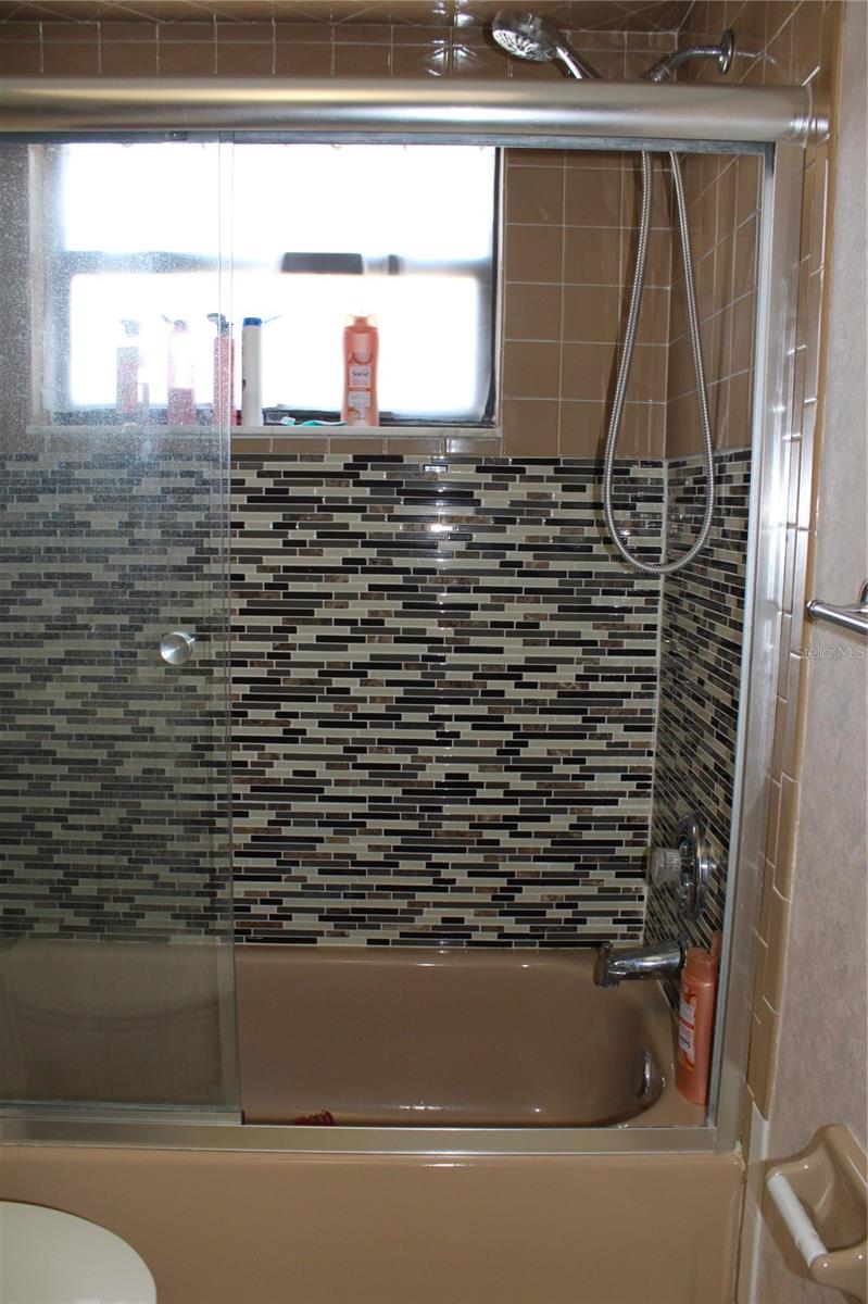 Listing photo id 27 for 4363 Elwood Road