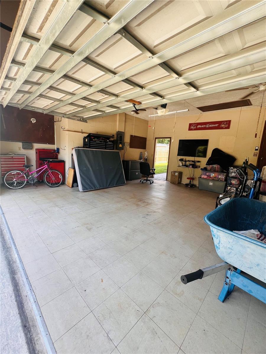 Listing photo id 49 for 4363 Elwood Road