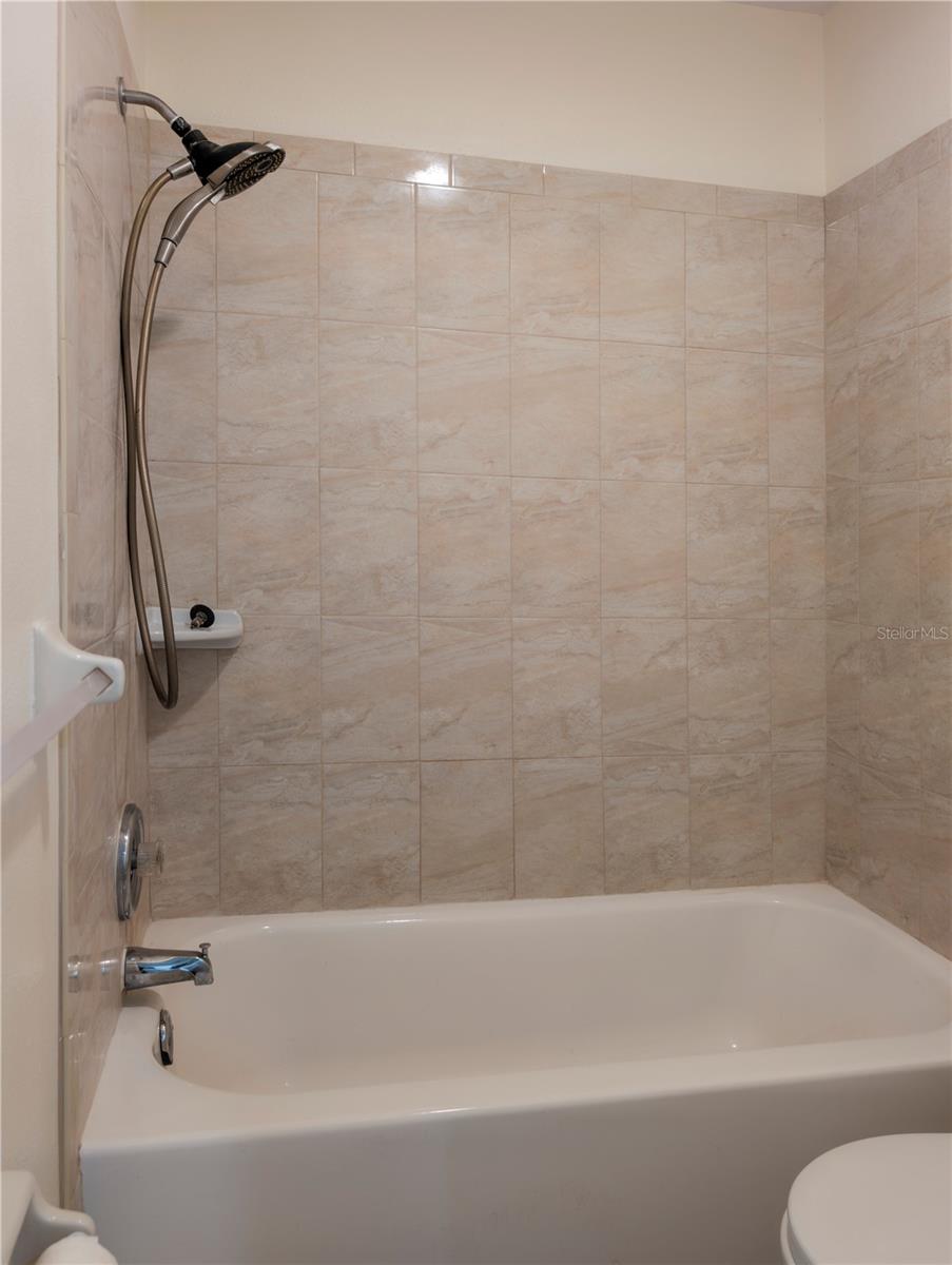 Image 19 of 35 For 7828 Hardwick  923