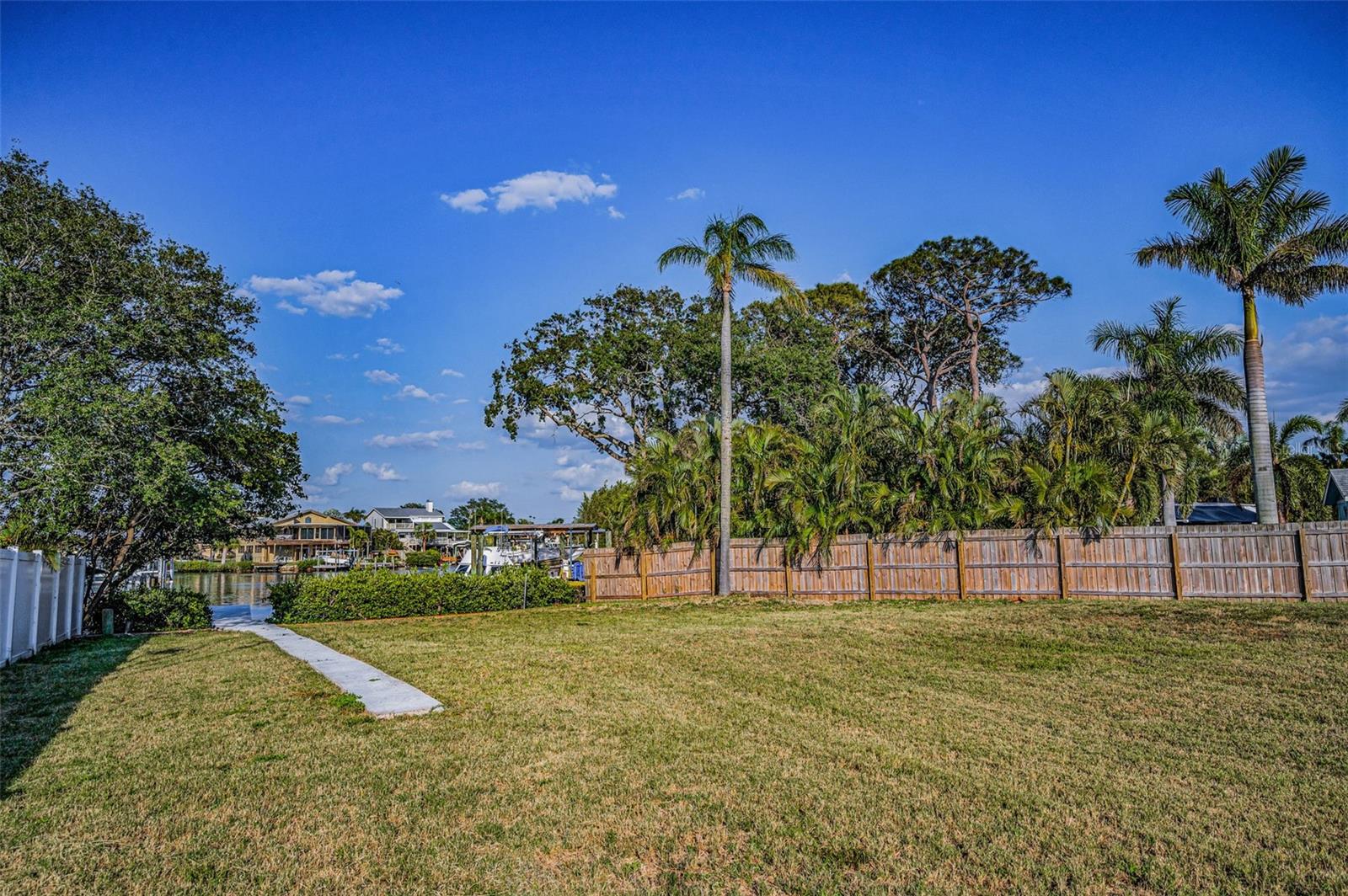 Image 19 of 31 For 117 Carlyle Drive