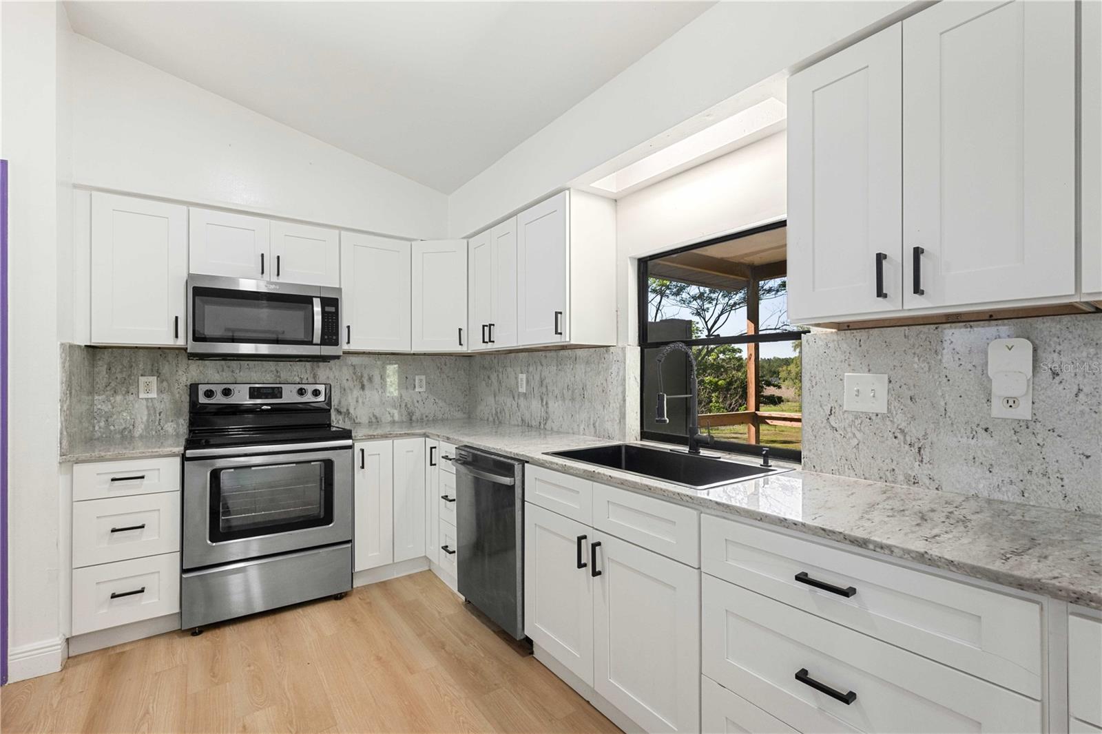 Listing photo id 22 for 27477 Old Trilby Road