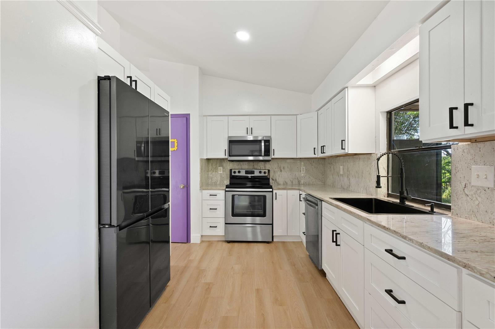 Listing photo id 23 for 27477 Old Trilby Road