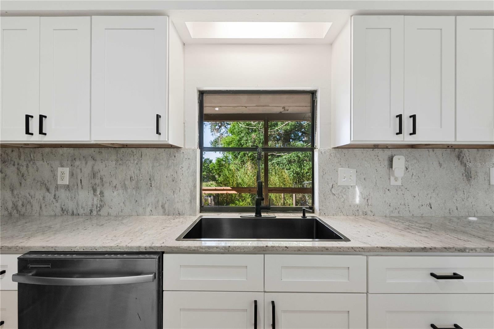 Listing photo id 24 for 27477 Old Trilby Road