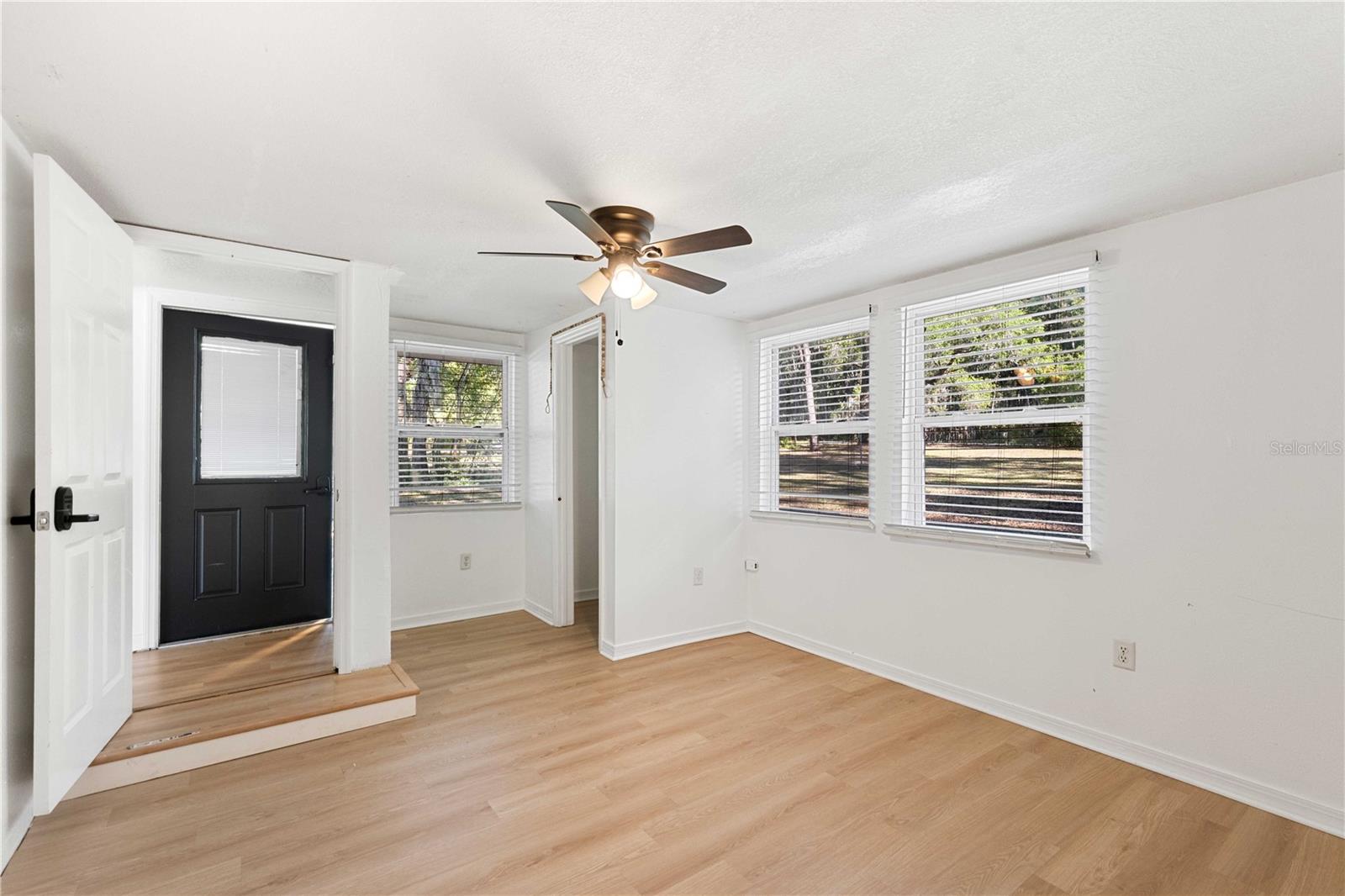 Listing photo id 26 for 27477 Old Trilby Road