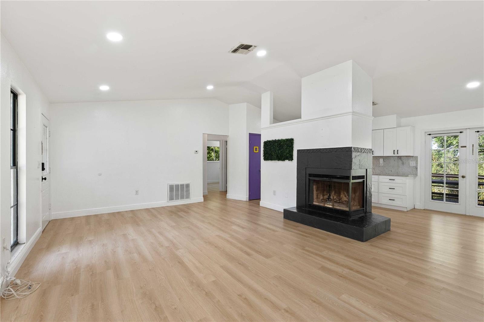 Listing photo id 28 for 27477 Old Trilby Road