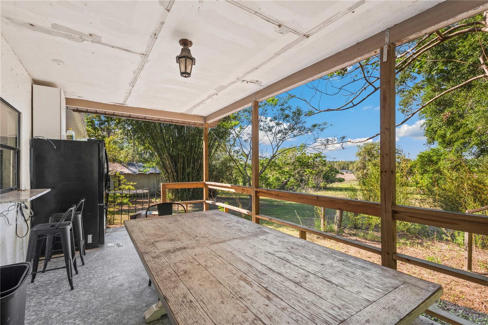 Listing photo id 34 for 27477 Old Trilby Road