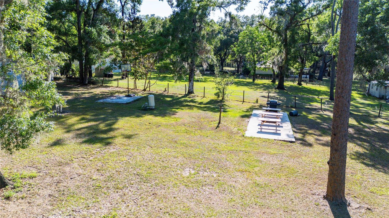 Listing photo id 6 for 27477 Old Trilby Road
