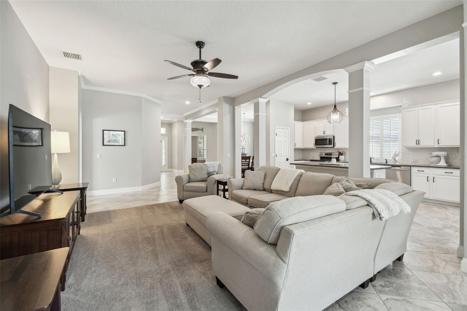 Listing photo id 10 for 2919 Northfield Drive