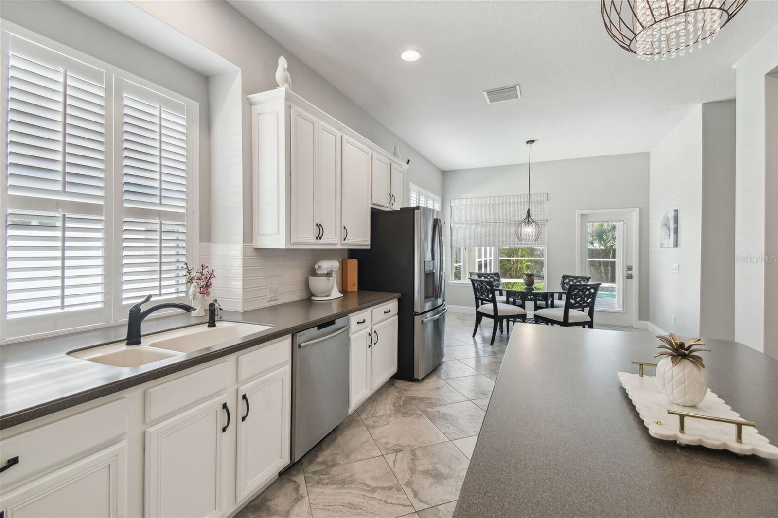 Listing photo id 17 for 2919 Northfield Drive