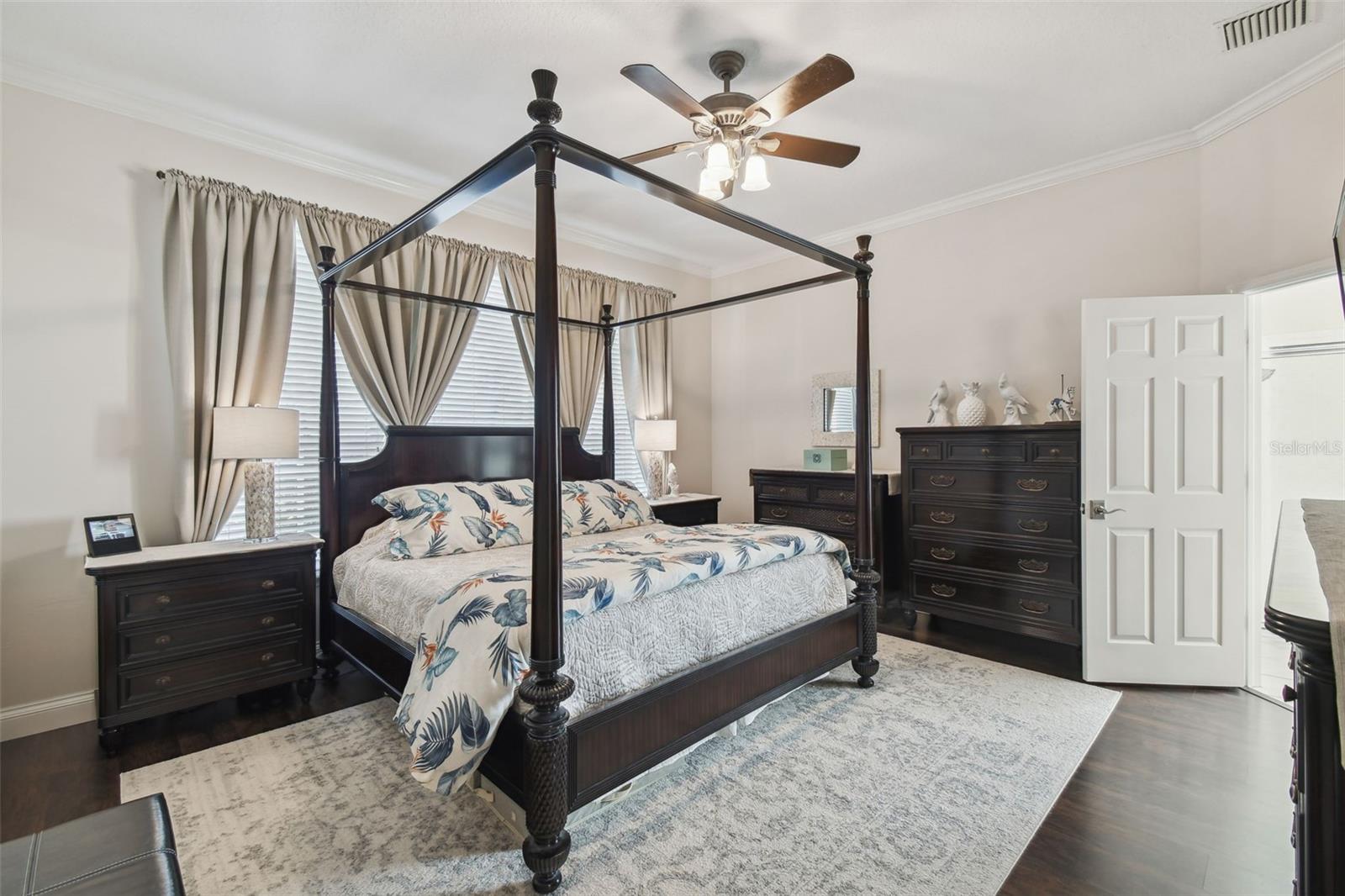 Listing photo id 18 for 2919 Northfield Drive