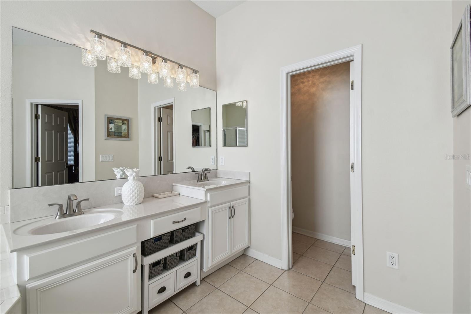 Listing photo id 22 for 2919 Northfield Drive