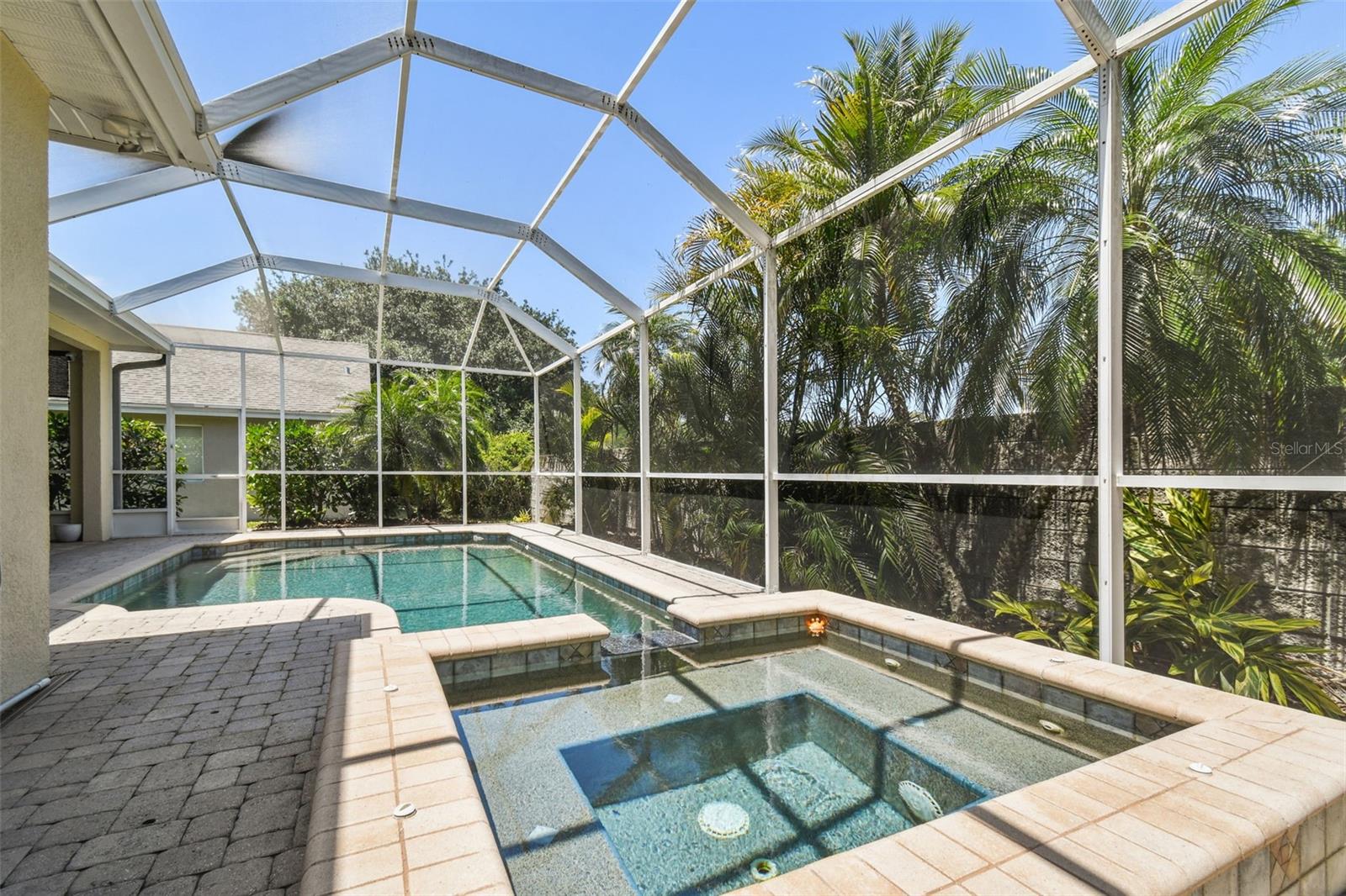 Listing photo id 40 for 2919 Northfield Drive