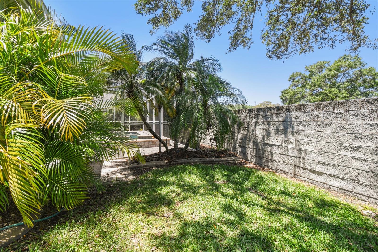Listing photo id 41 for 2919 Northfield Drive