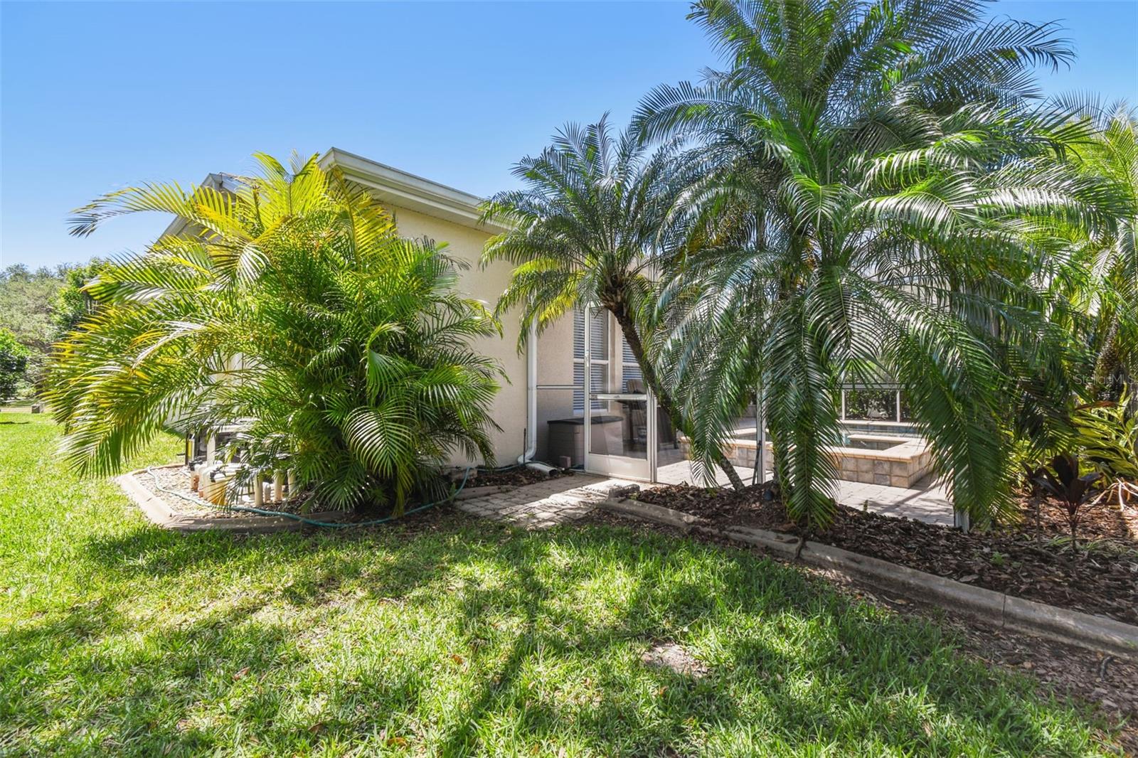 Listing photo id 42 for 2919 Northfield Drive