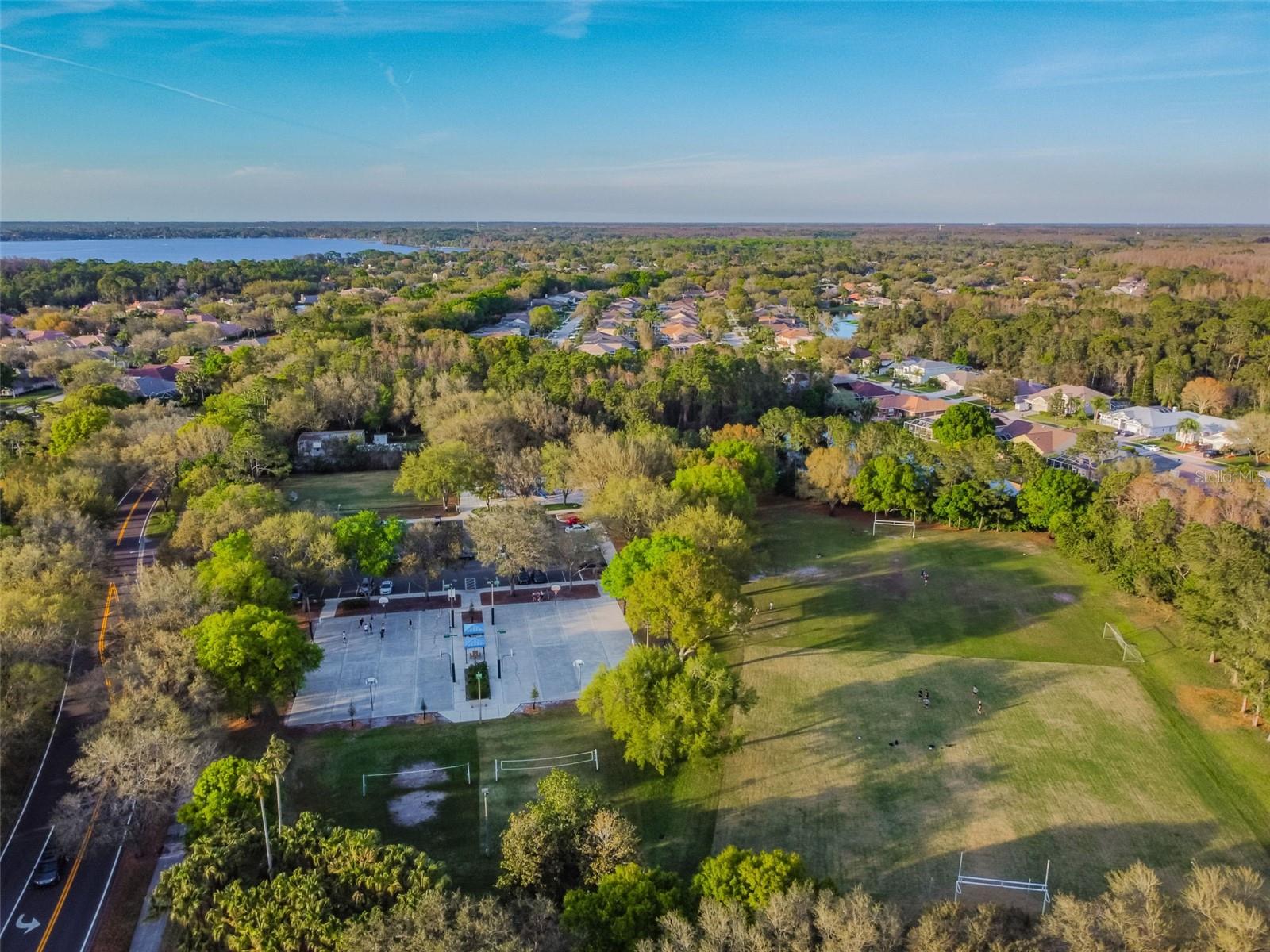 Listing photo id 49 for 2919 Northfield Drive