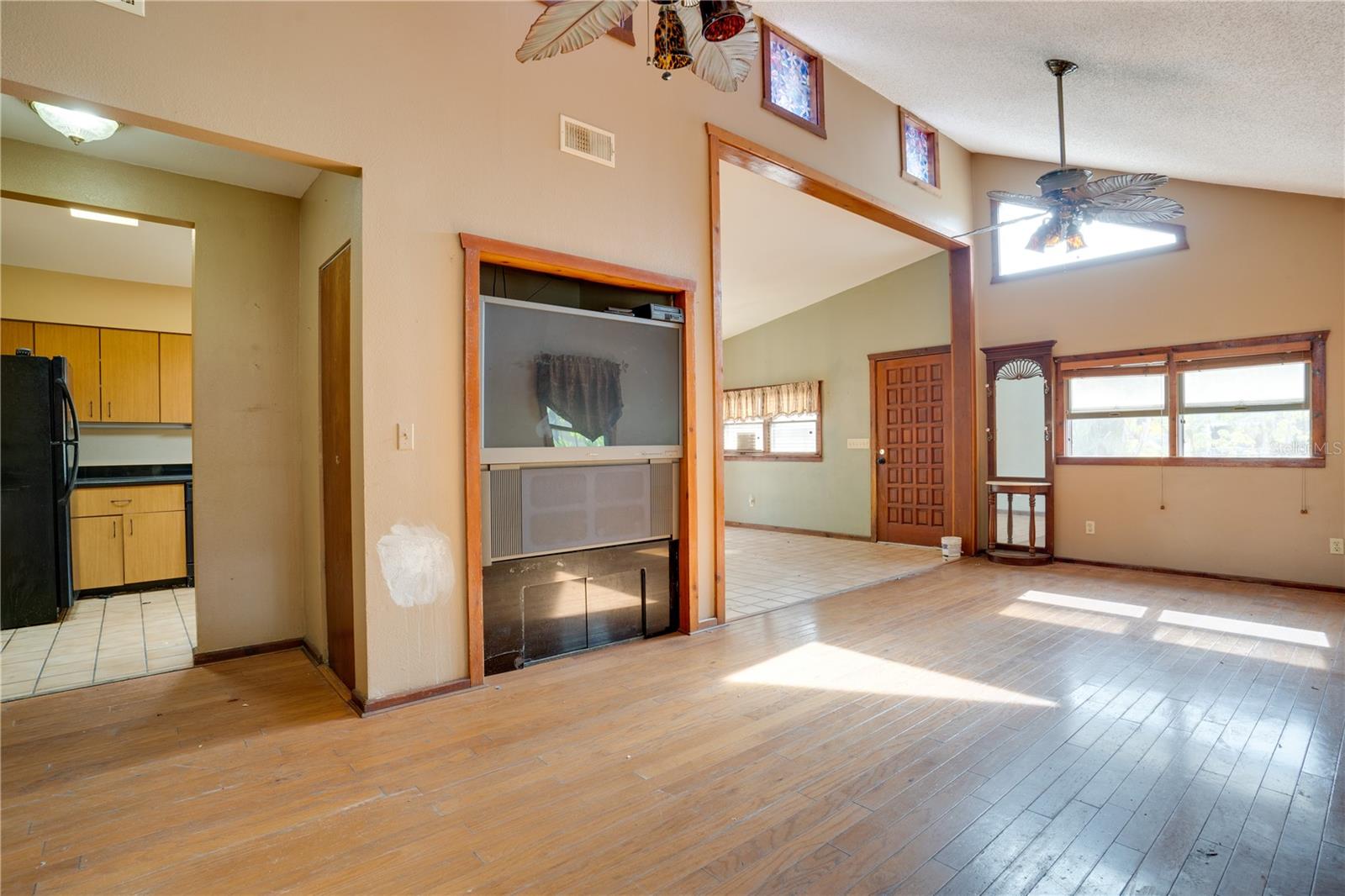 Image 10 of 39 For 5775 61st Street N
