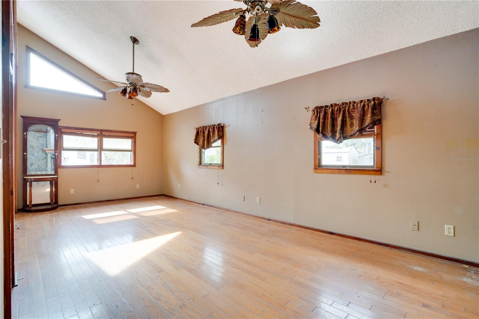 Image 11 of 39 For 5775 61st Street N