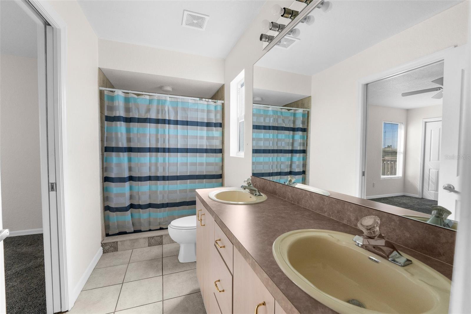 Image 16 of 37 For 11780 Linden Drive
